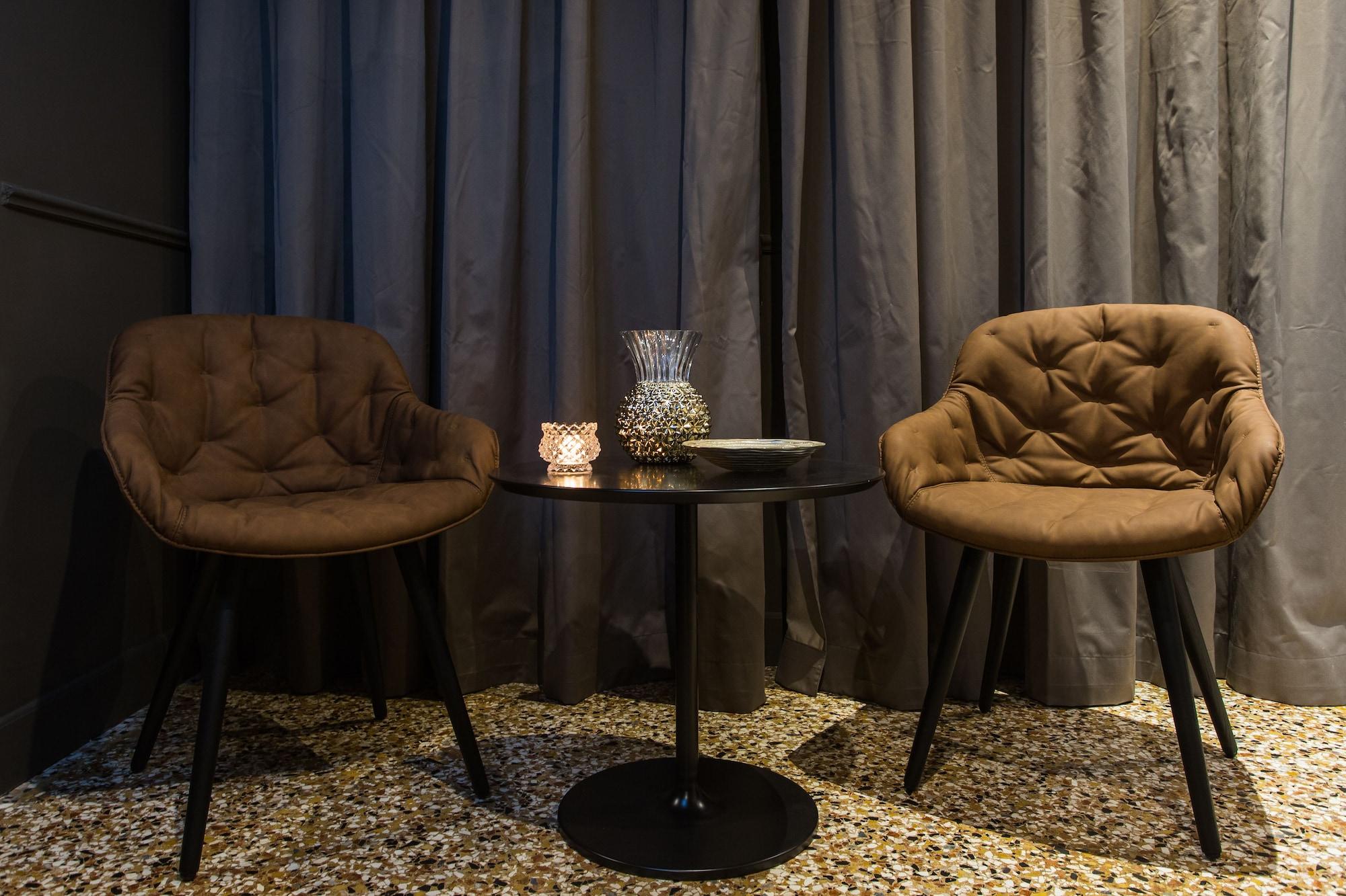 Vista Lobby Riva del Vin Boutique Hotel