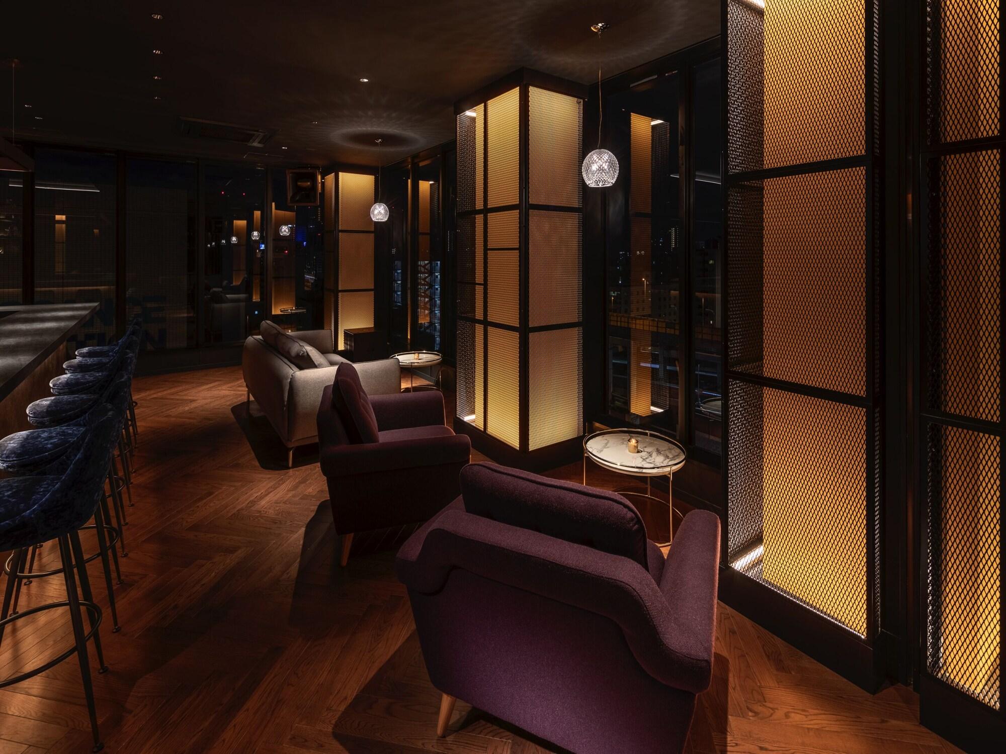 Bar/Salón THE LIVELY OSAKA HONMACHI