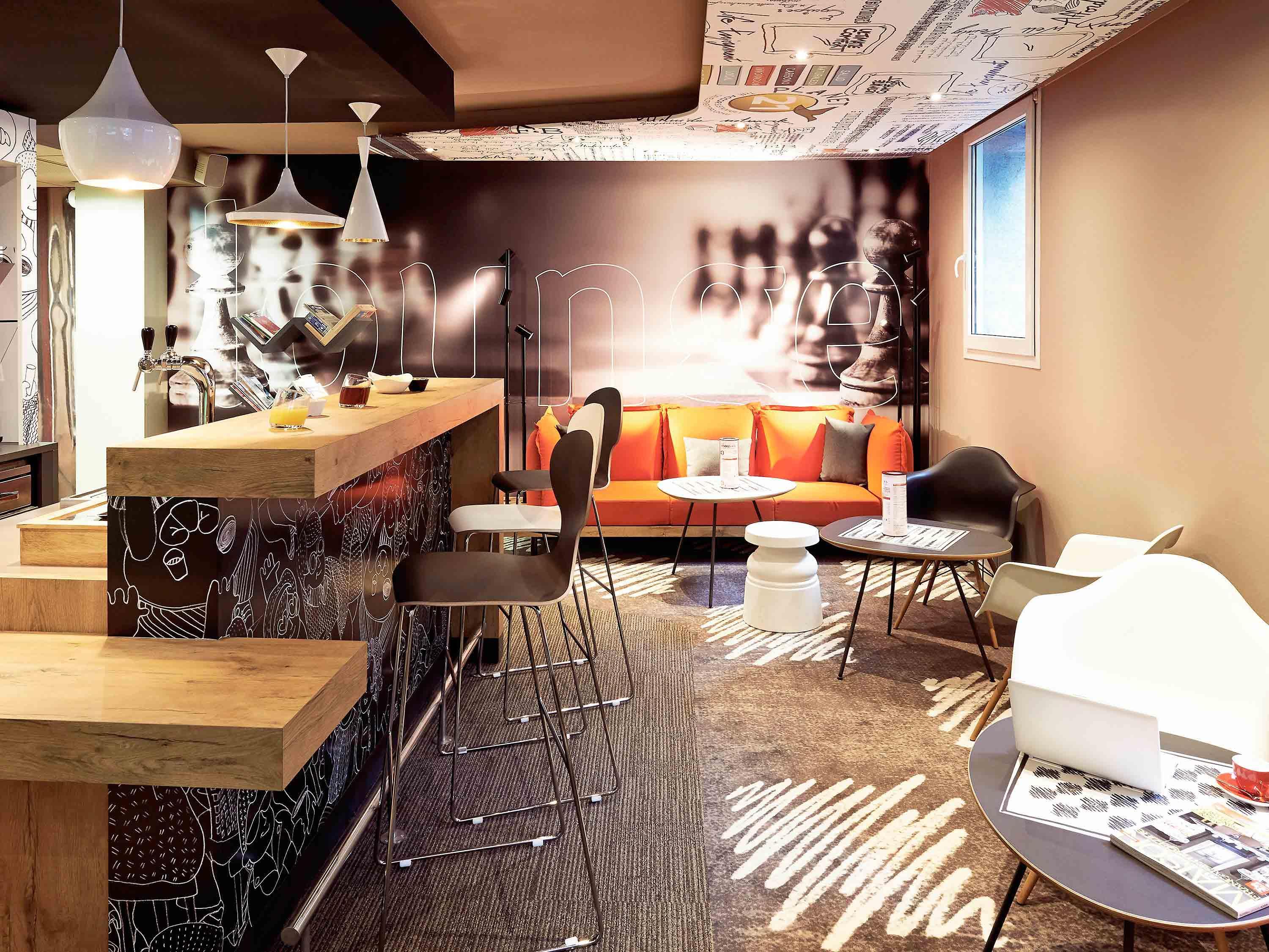 Bar/Salón Hôtel ibis Strasbourg Centre Petite France