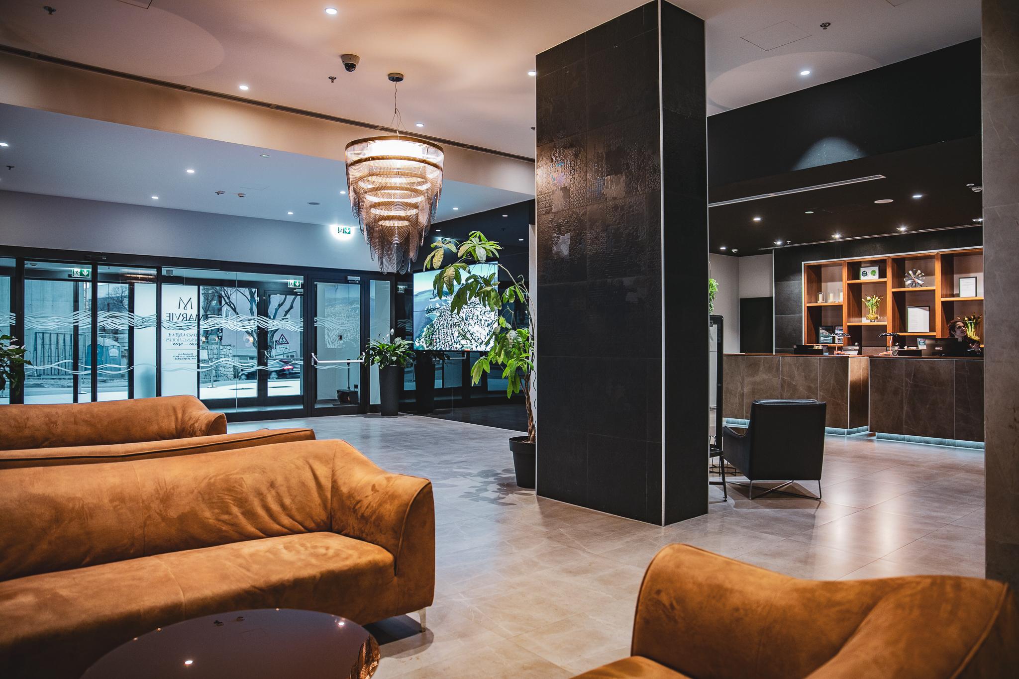 Vista Lobby Marvie Hotel & Health