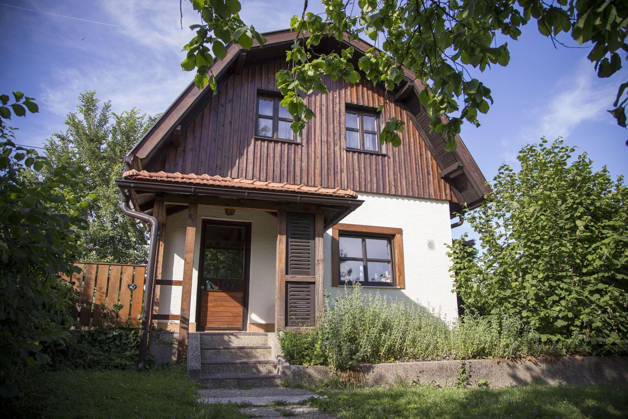 Varios Pension Kezele