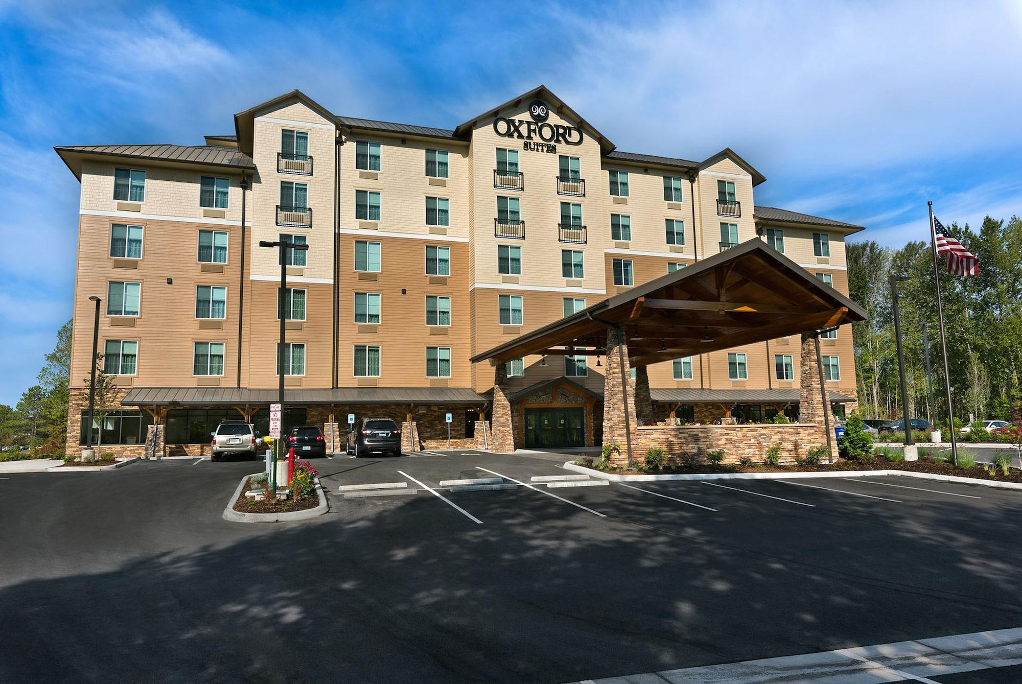 Vista Exterior Oxford Suites Bellingham