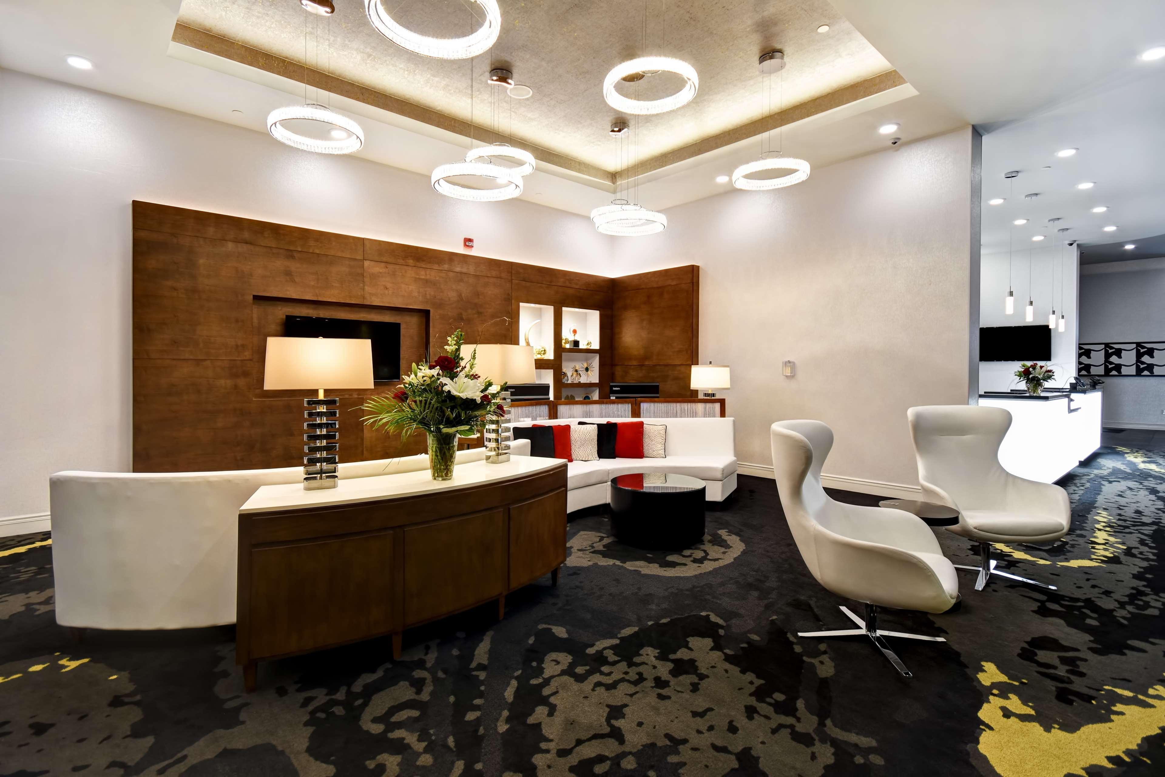 Vista Lobby DoubleTree by Hilton Deadwood at Cadillac Jack'