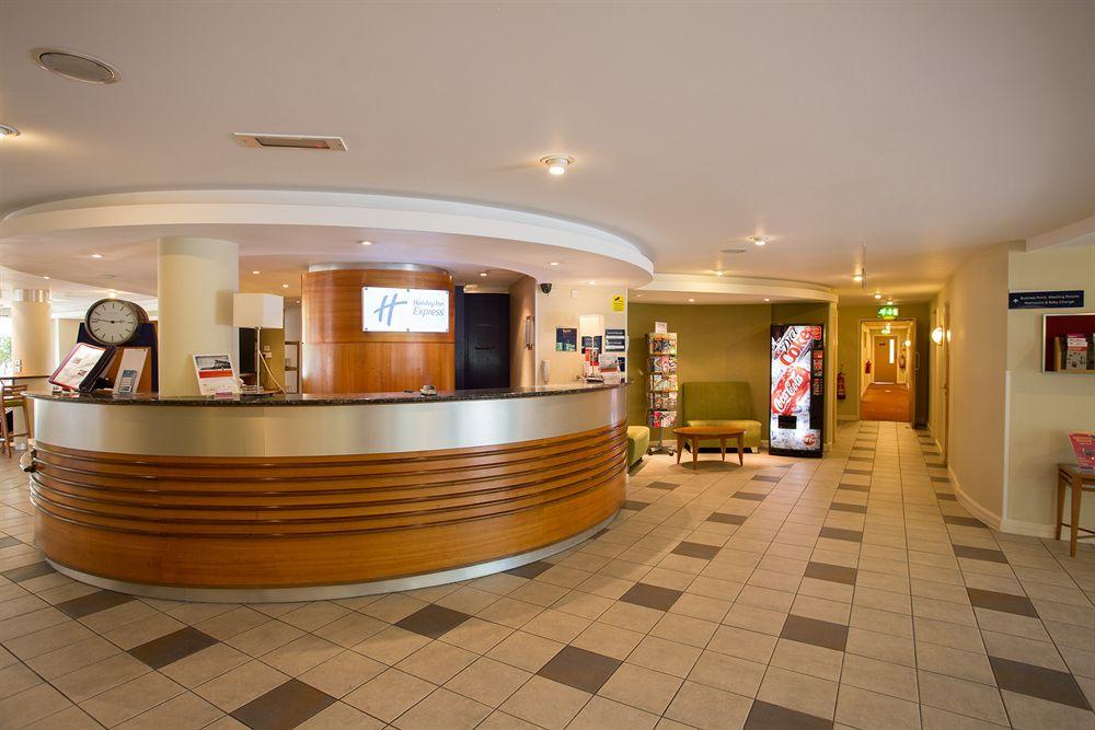 Vista Lobby Holiday Inn Express Liverpool-Knowsley M57, Jct.4
