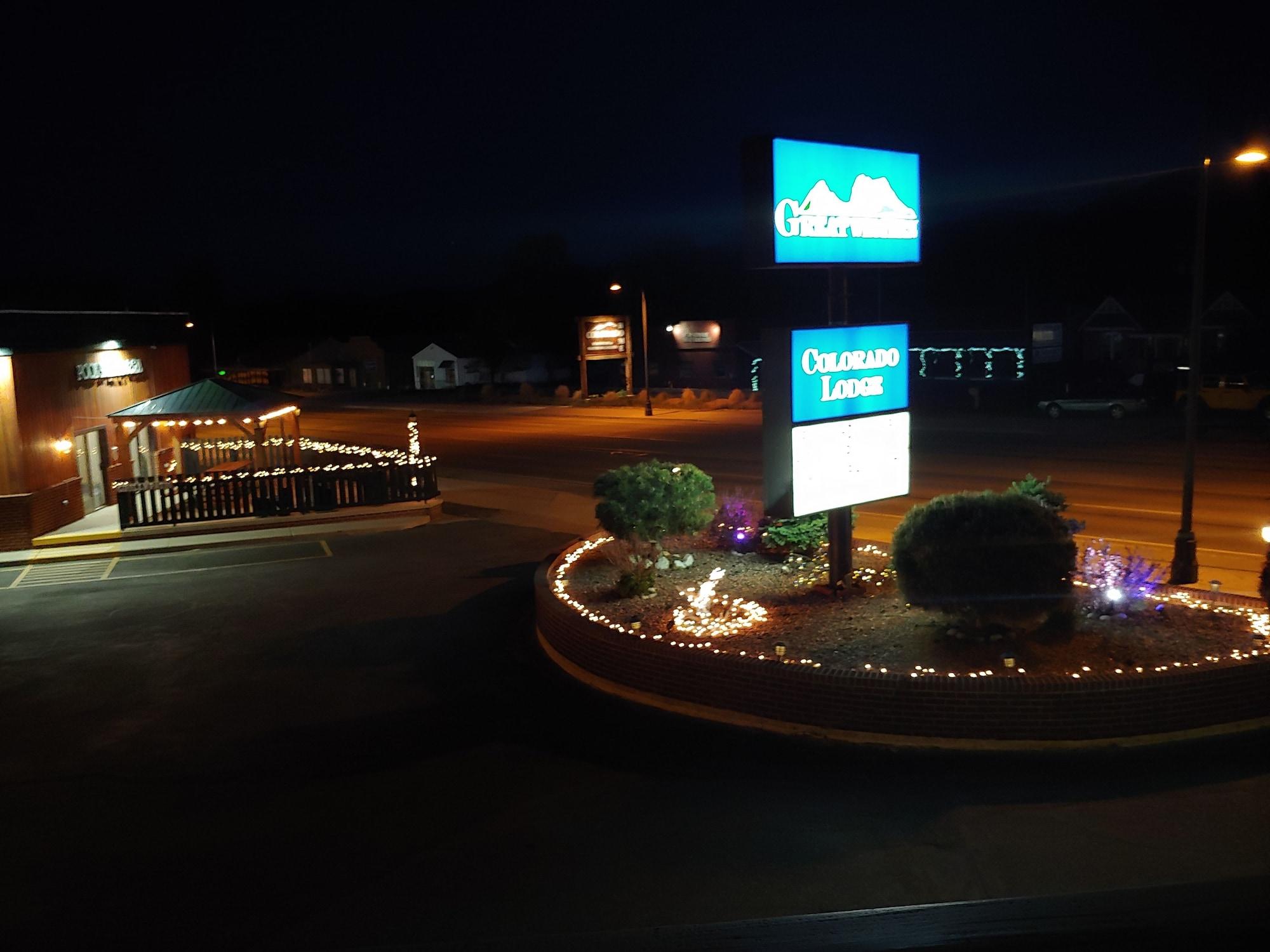 Varios Great Western Colorado Lodge