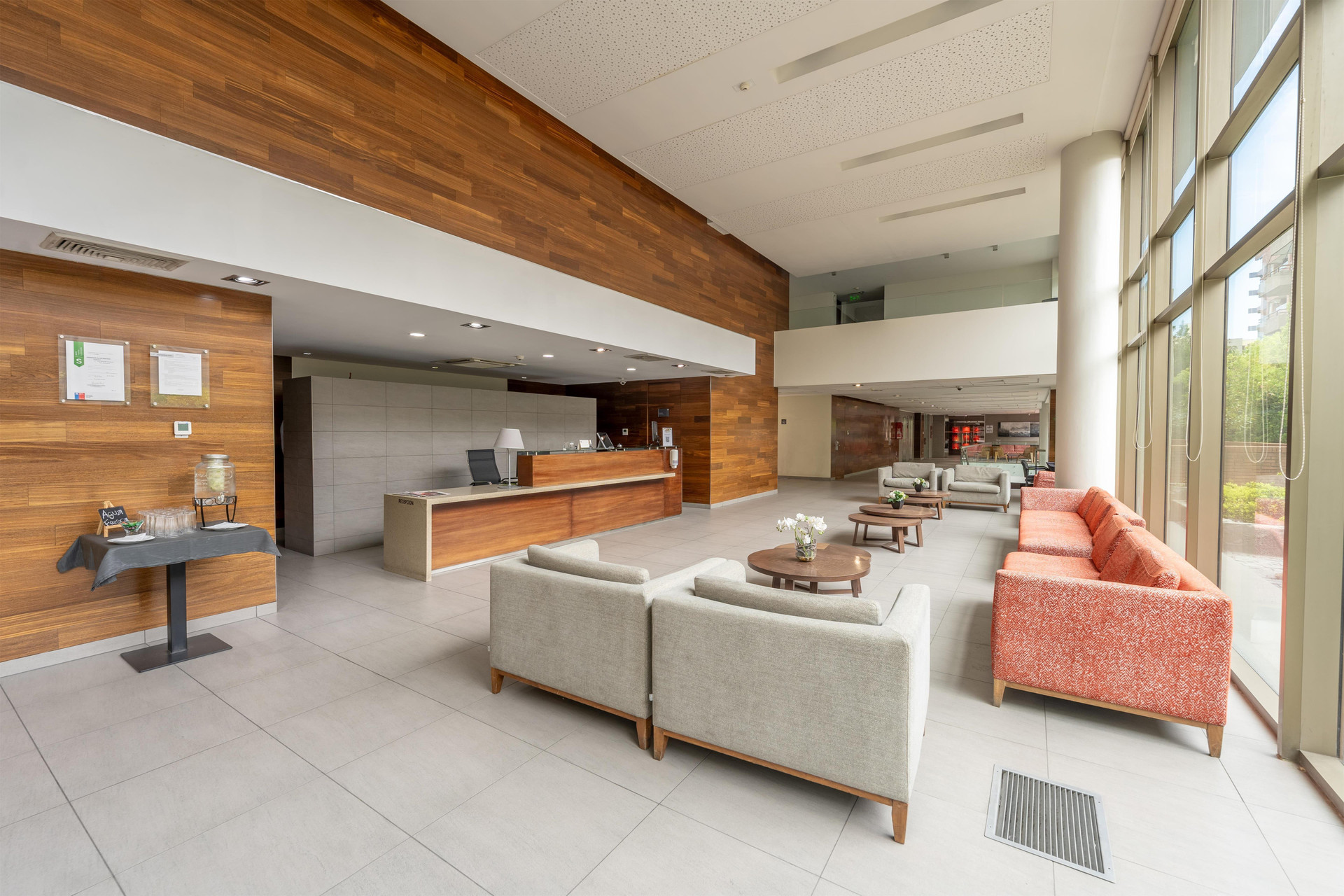 Vista Lobby Abba Presidente Suites Santiago