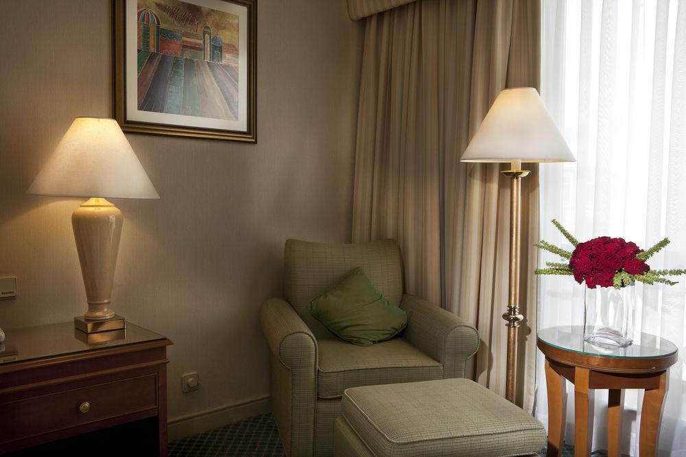 Habitación Courtyard by Marriott Tbilisi