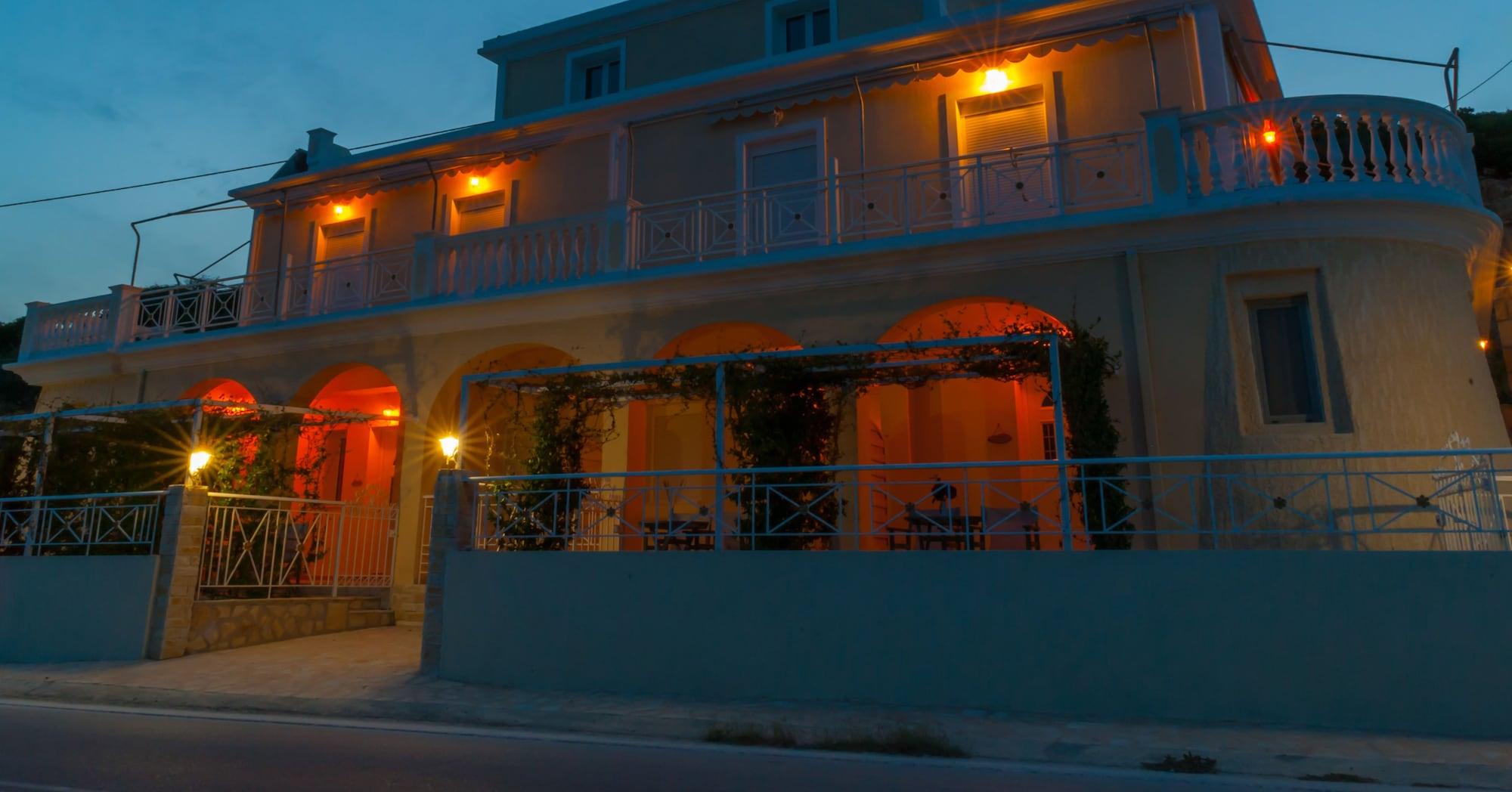 Vista Exterior Valta View Suites & Apartments