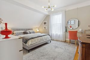 Alquiler Vacacional - Location, Location! Large 3BR, 3BA SFH 1 block from GGP!