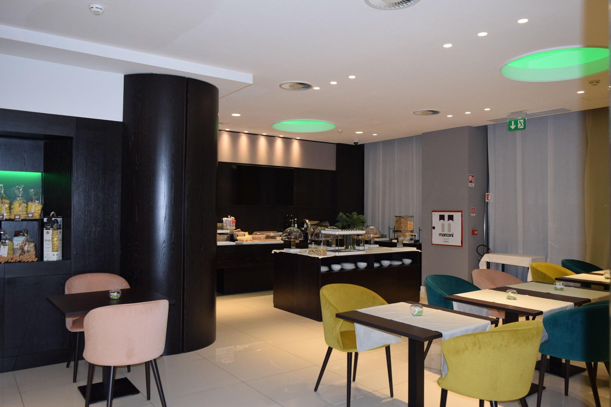Bar/Salón Marconi Hotel