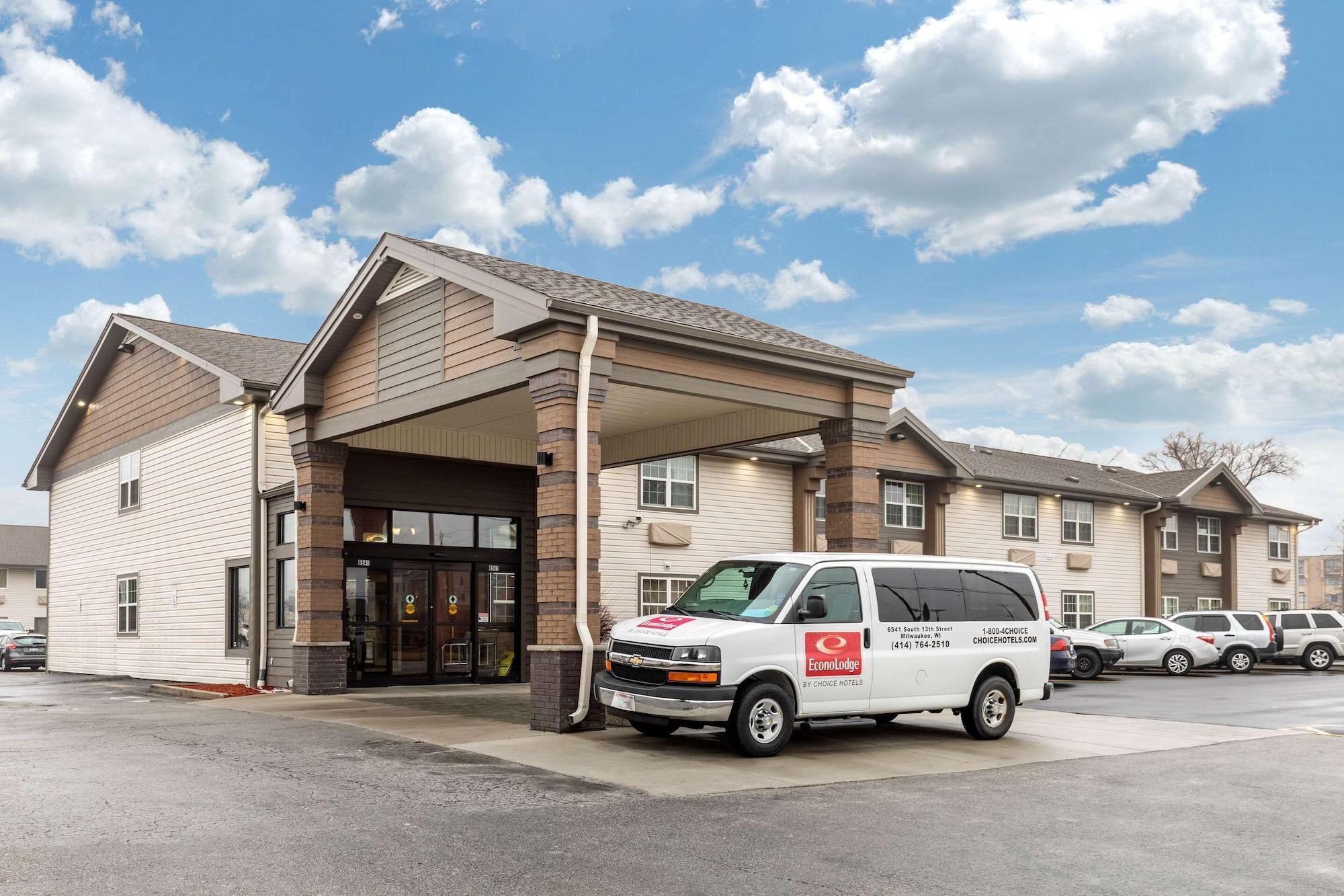 Varios Econo Lodge Milwaukee Airport