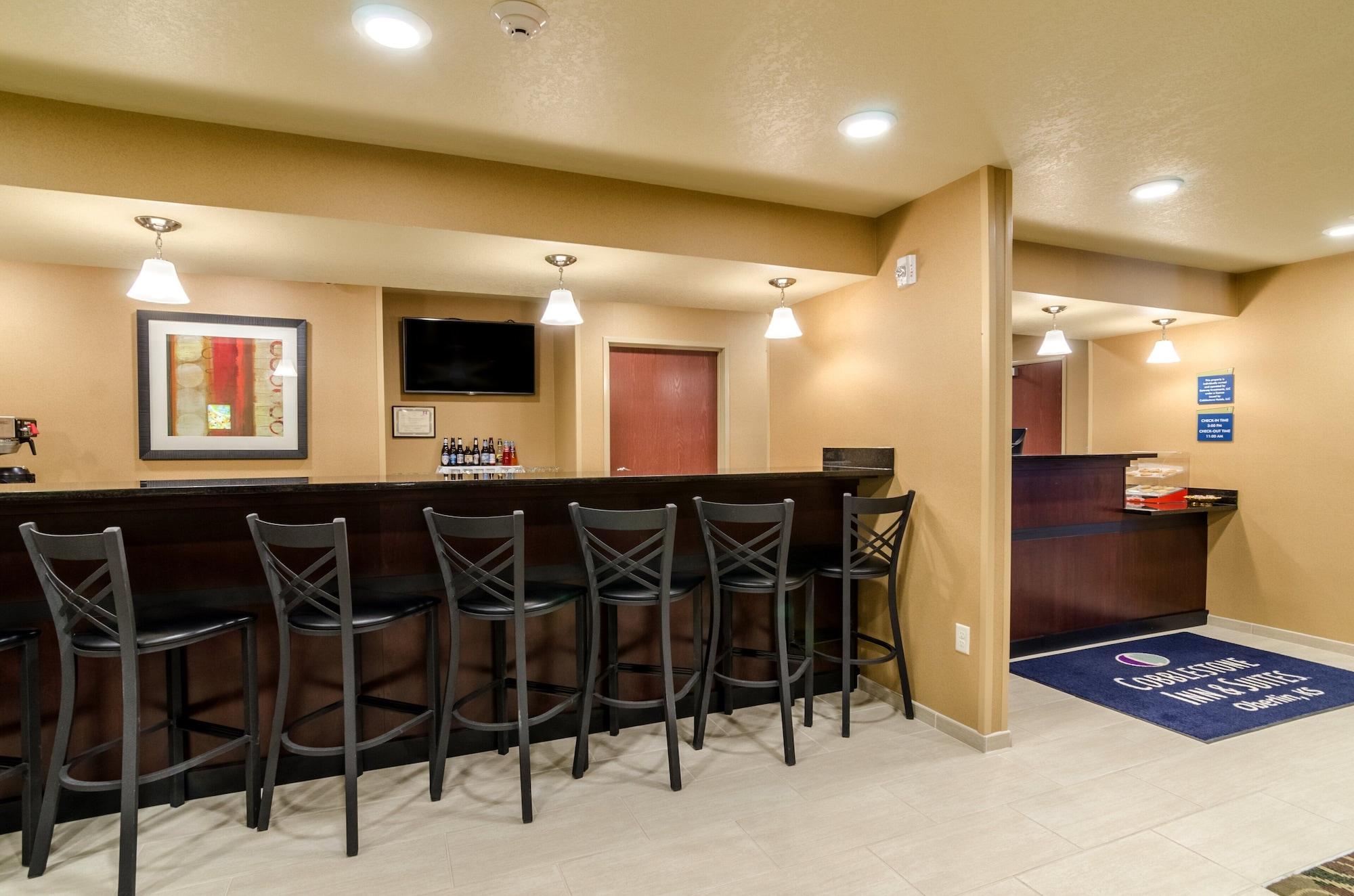 Bar/Salón Cobblestone Inn & Suites - Oberlin