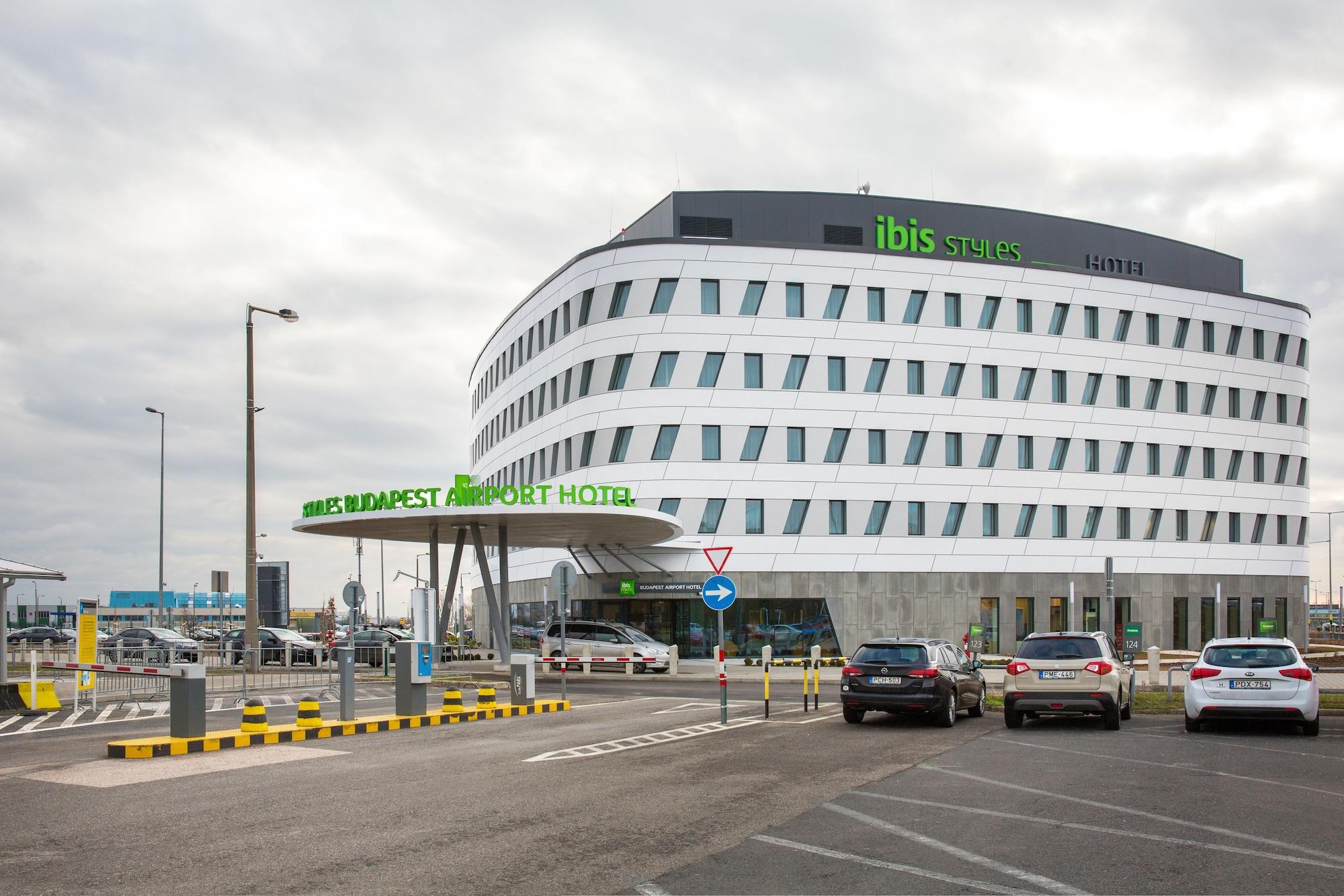 Vista Exterior ibis Styles Budapest Airport