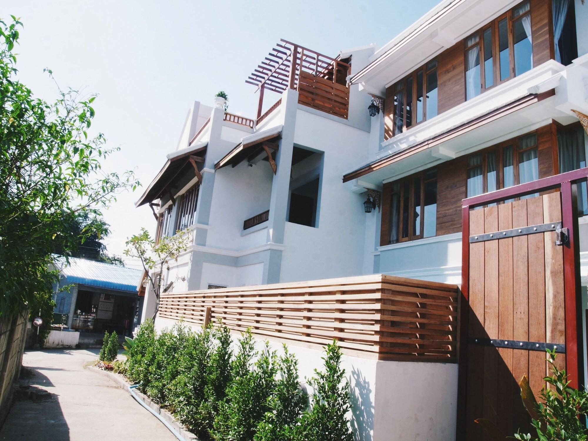 Vista Exterior Pai Cherkaew