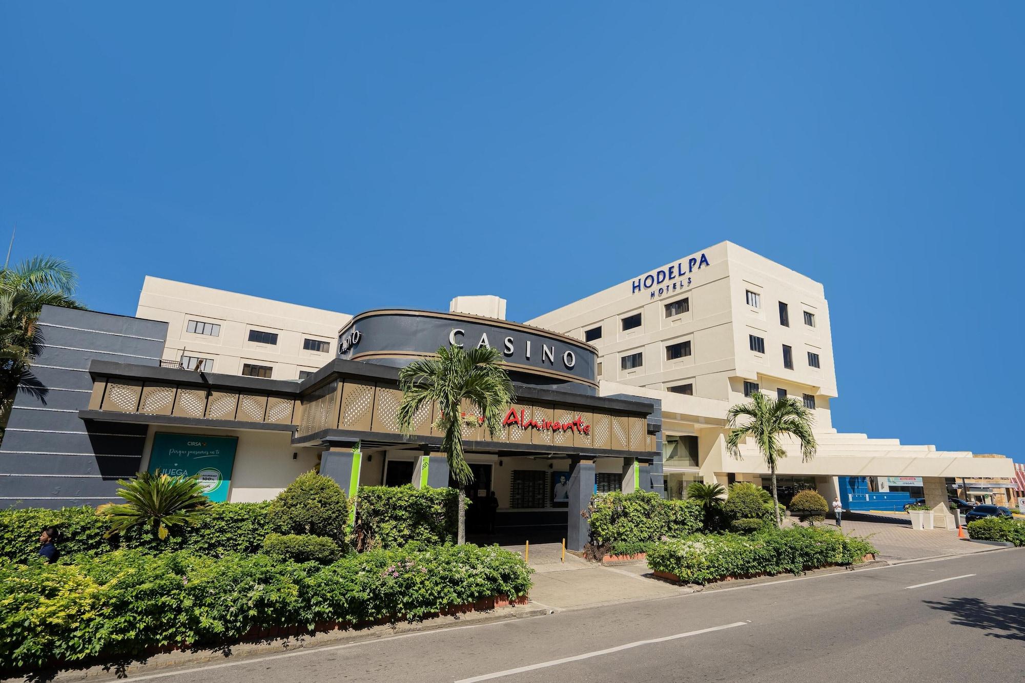 Vista Exterior Hodelpa Gran Almirante Hotel & Casino