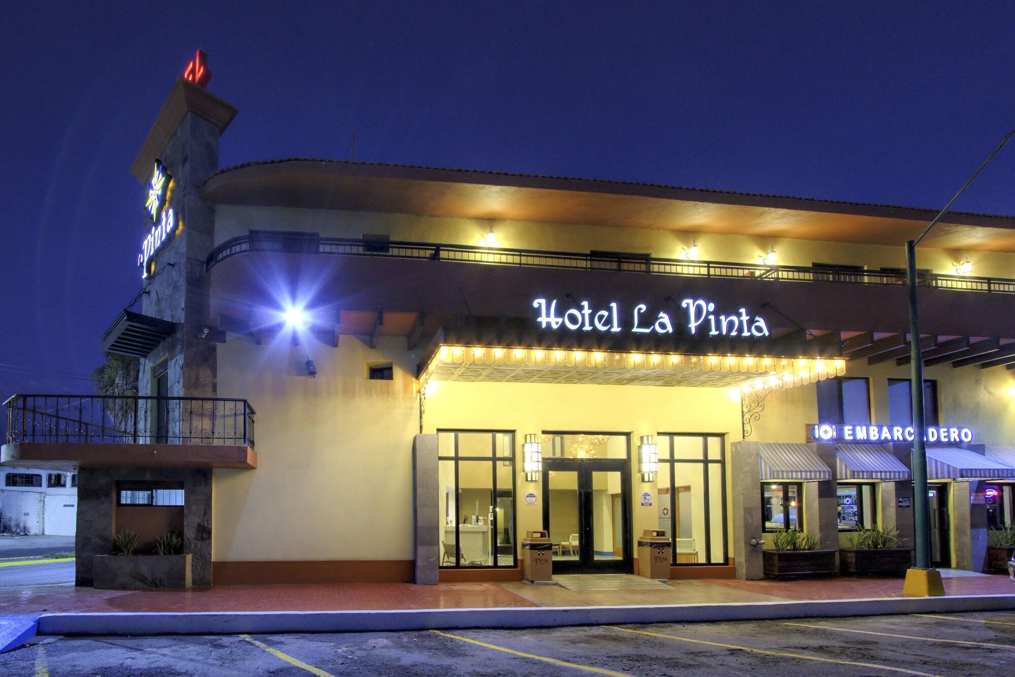 Vista Exterior Hotel La Pinta