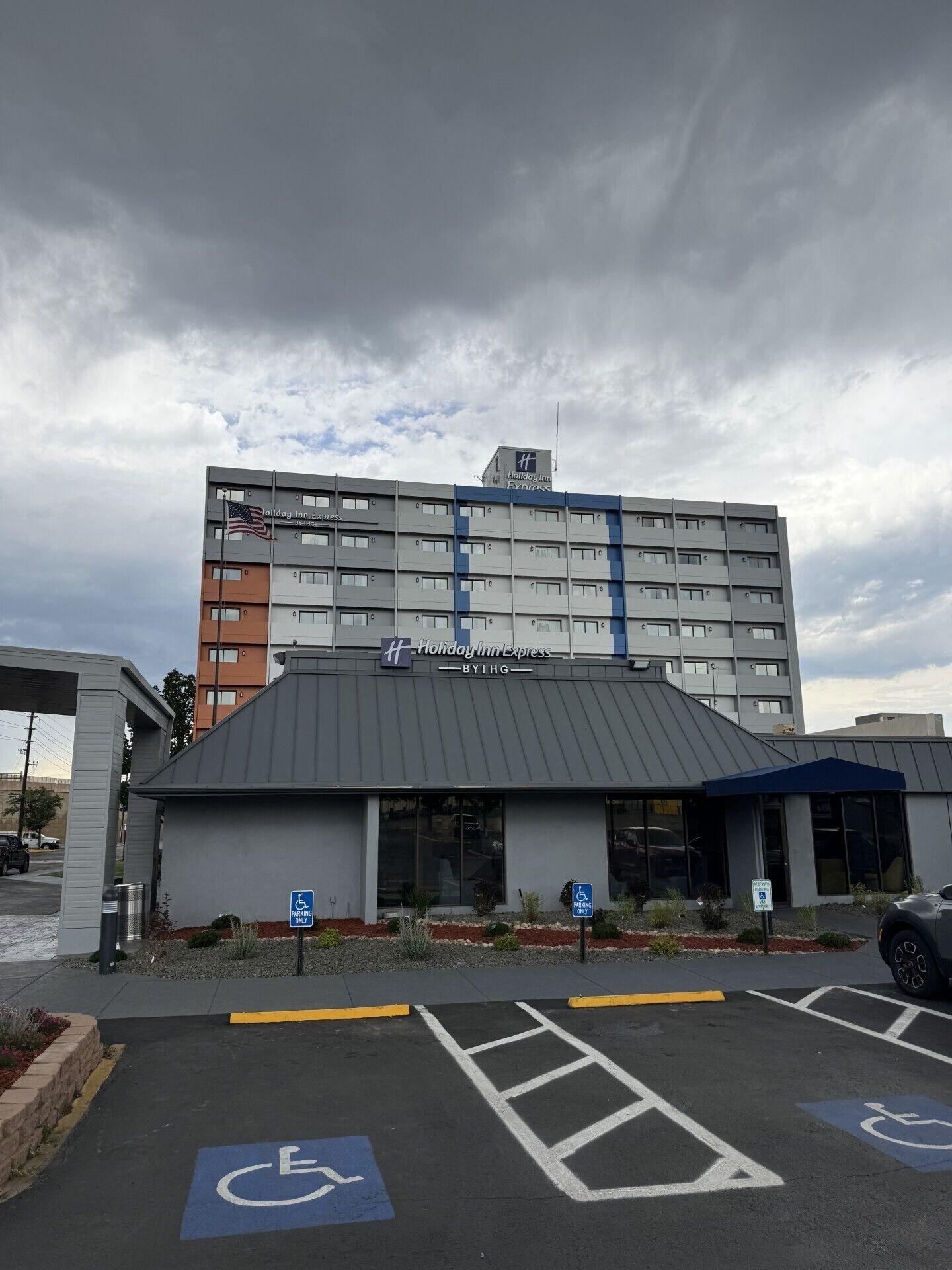 Vista Exterior Holiday Inn Express Denver Central North by IHG