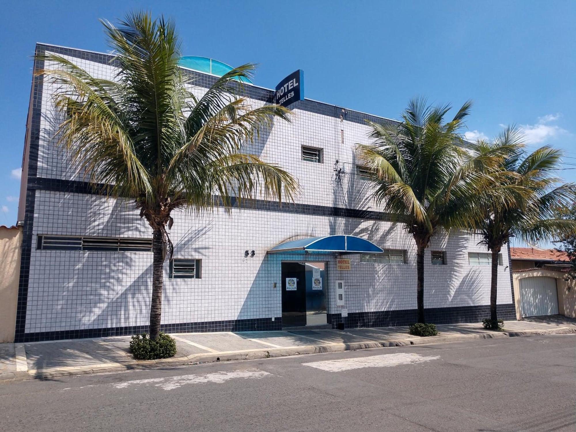 Vista Exterior Hotel Telles