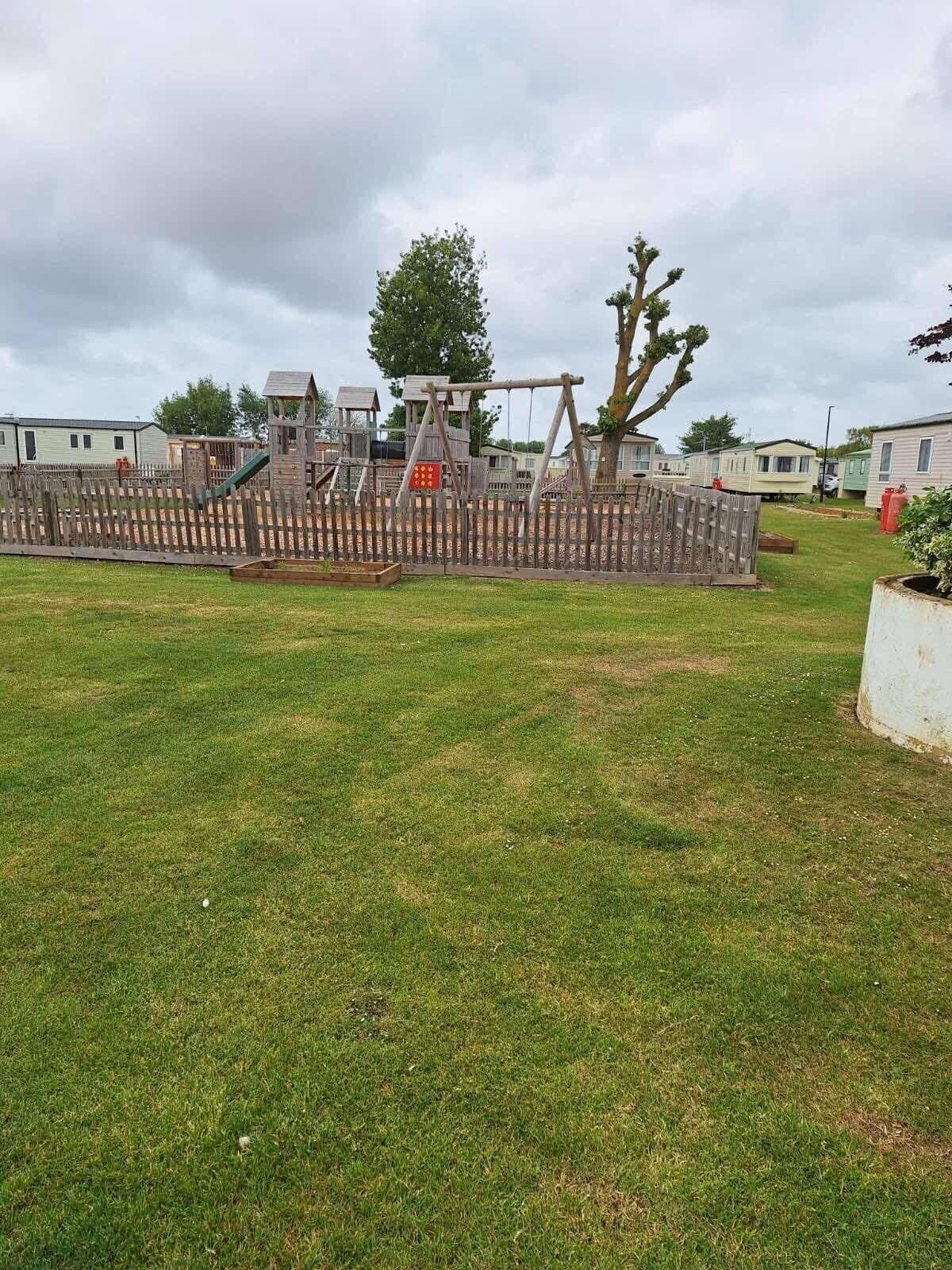Instalaciones Recreativas Pets Stay Free 3 Bedroom Caravan at Heacham Beach