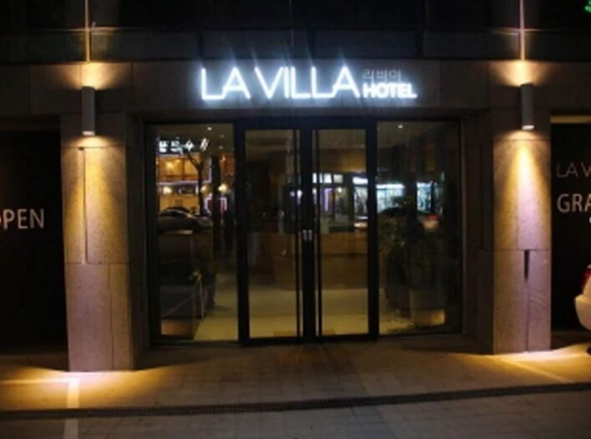 Varios Lavilla Hotel