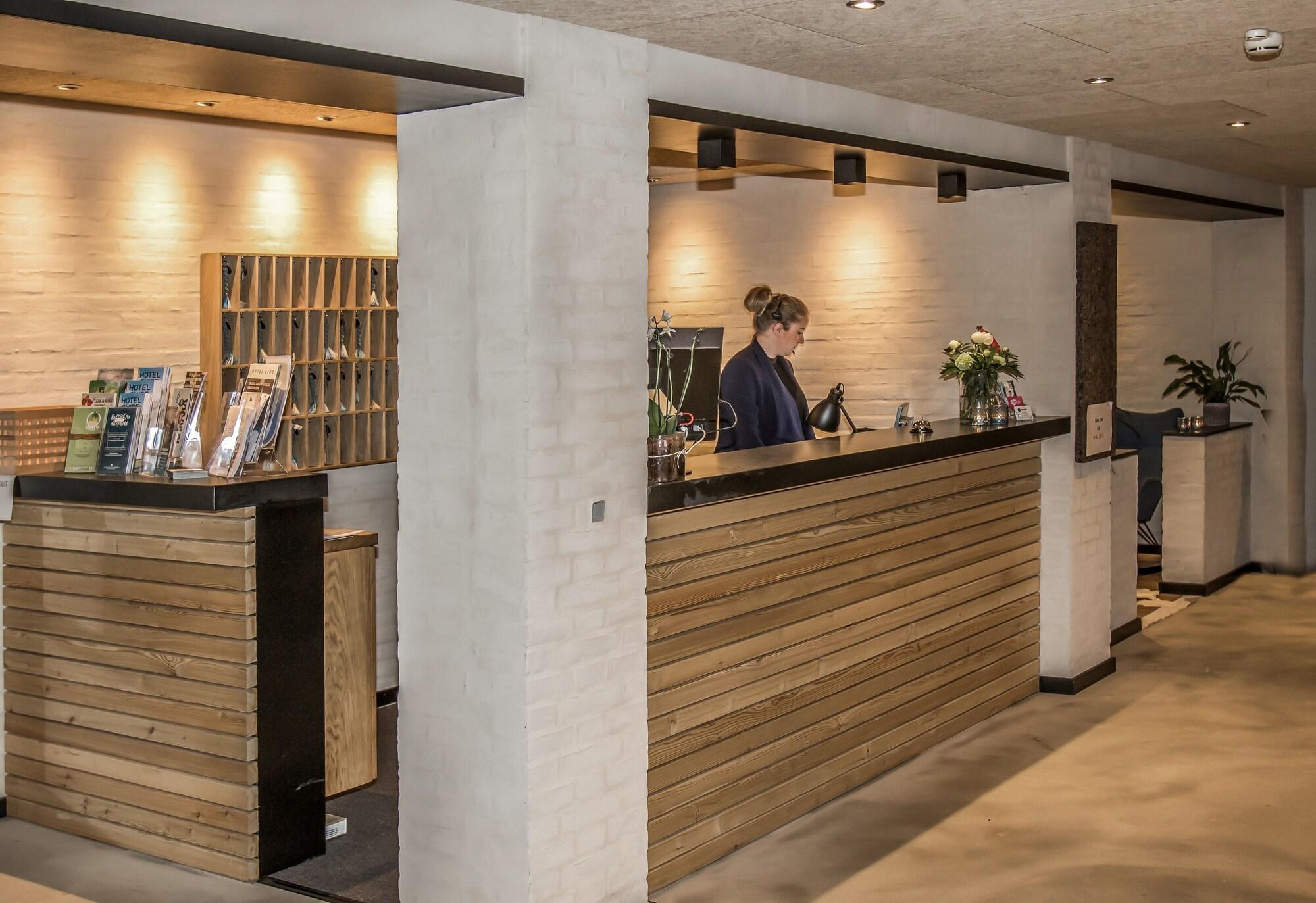 Vista Lobby Hotel 6400