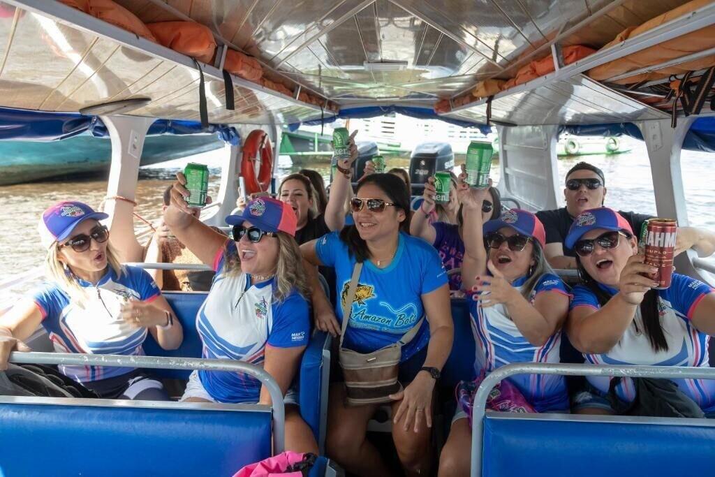 Instalaciones Recreativas Amazon Boto Lodge