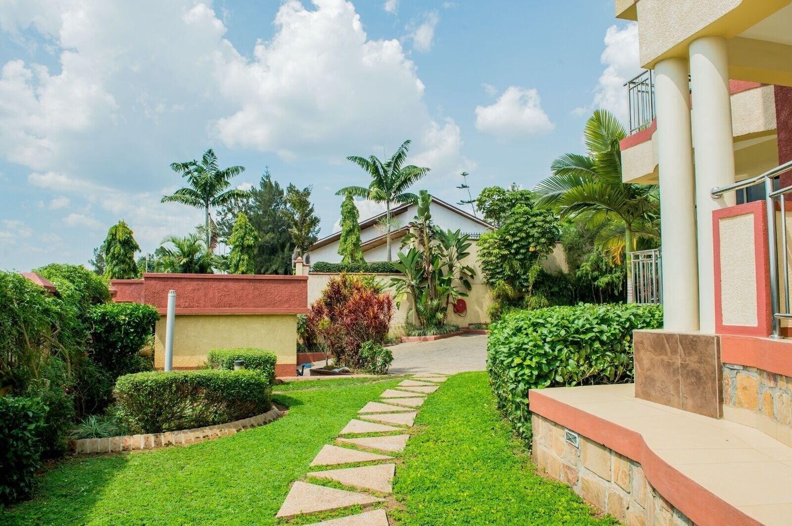 Vista Exterior Rohi Apartments&Hotel