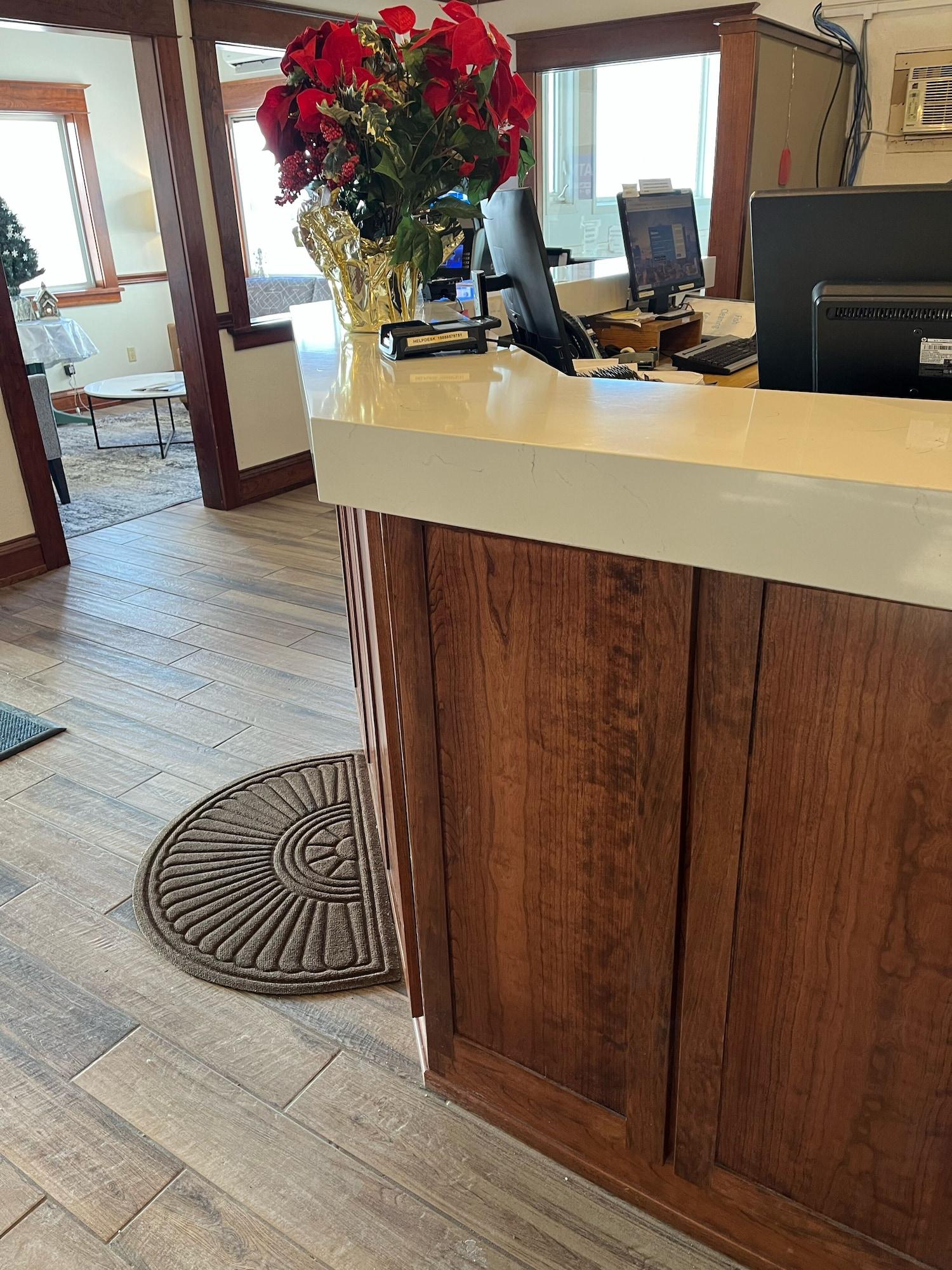 Vista Lobby Fireside Inn & Suites