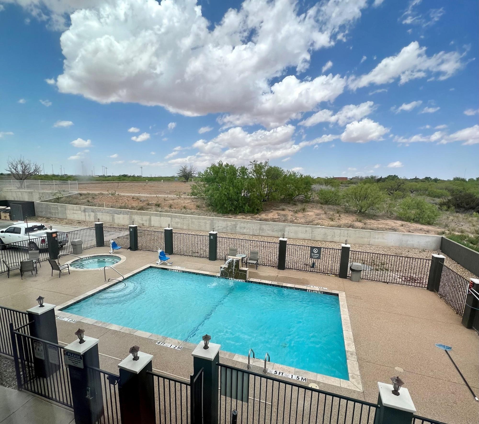 Vista Exterior La Quinta Inn & Suites by Wyndham Big Spring