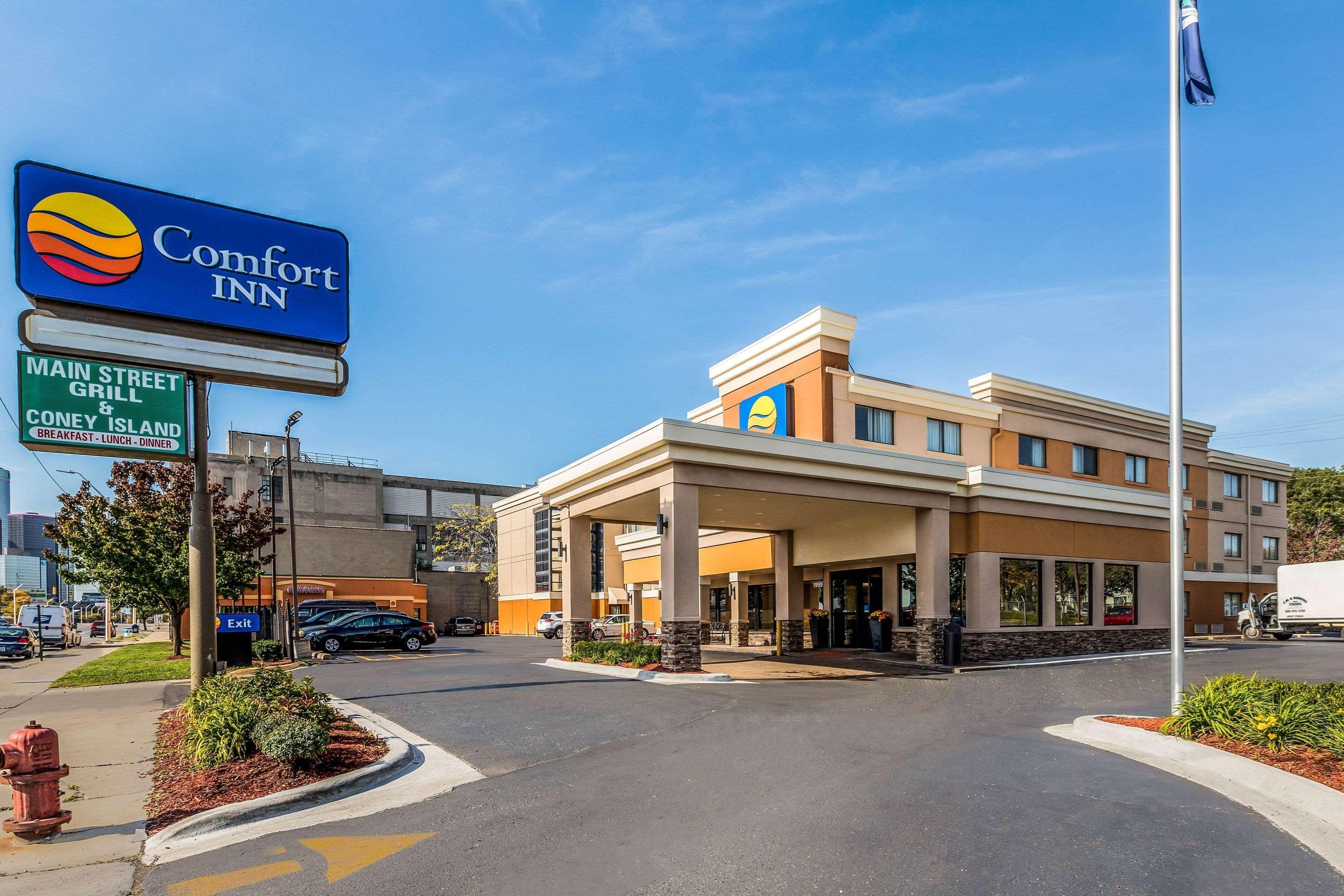 Vista Exterior Comfort Inn Detroit Downtown