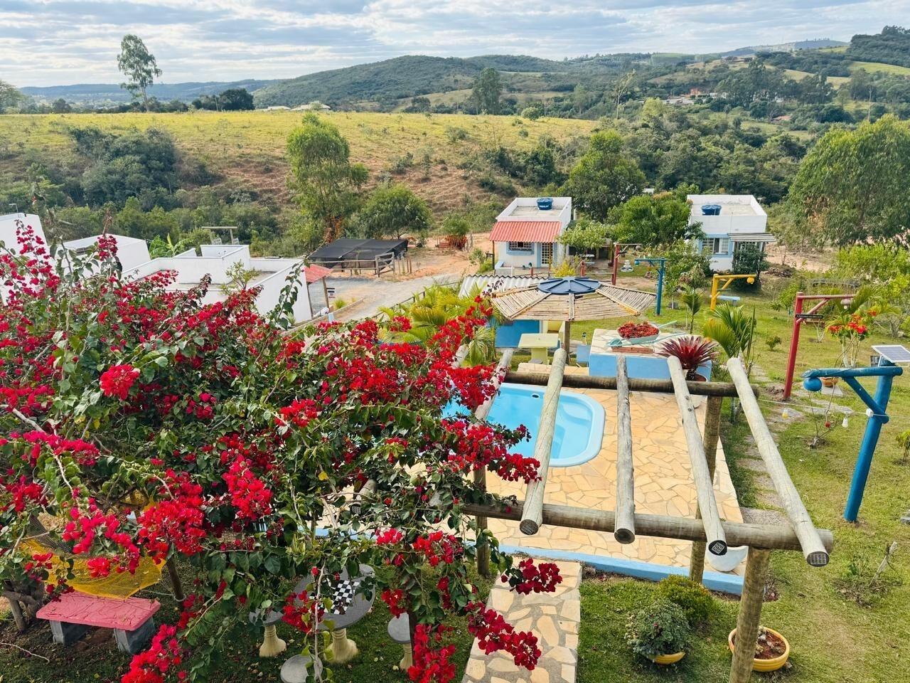 Vista da piscina Pousada Dona Terezinha