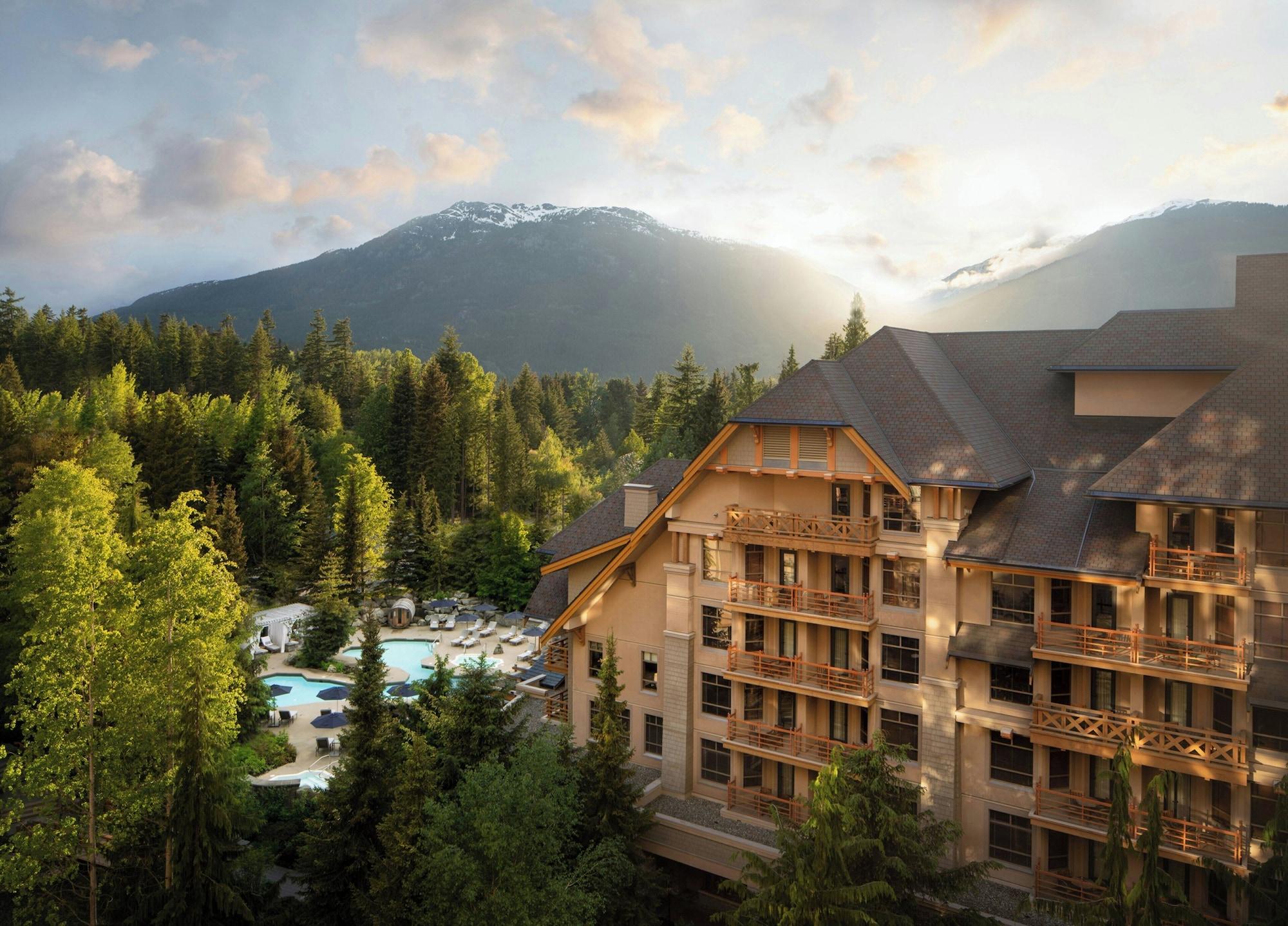 Vista Exterior Four Seasons Resort Whistler