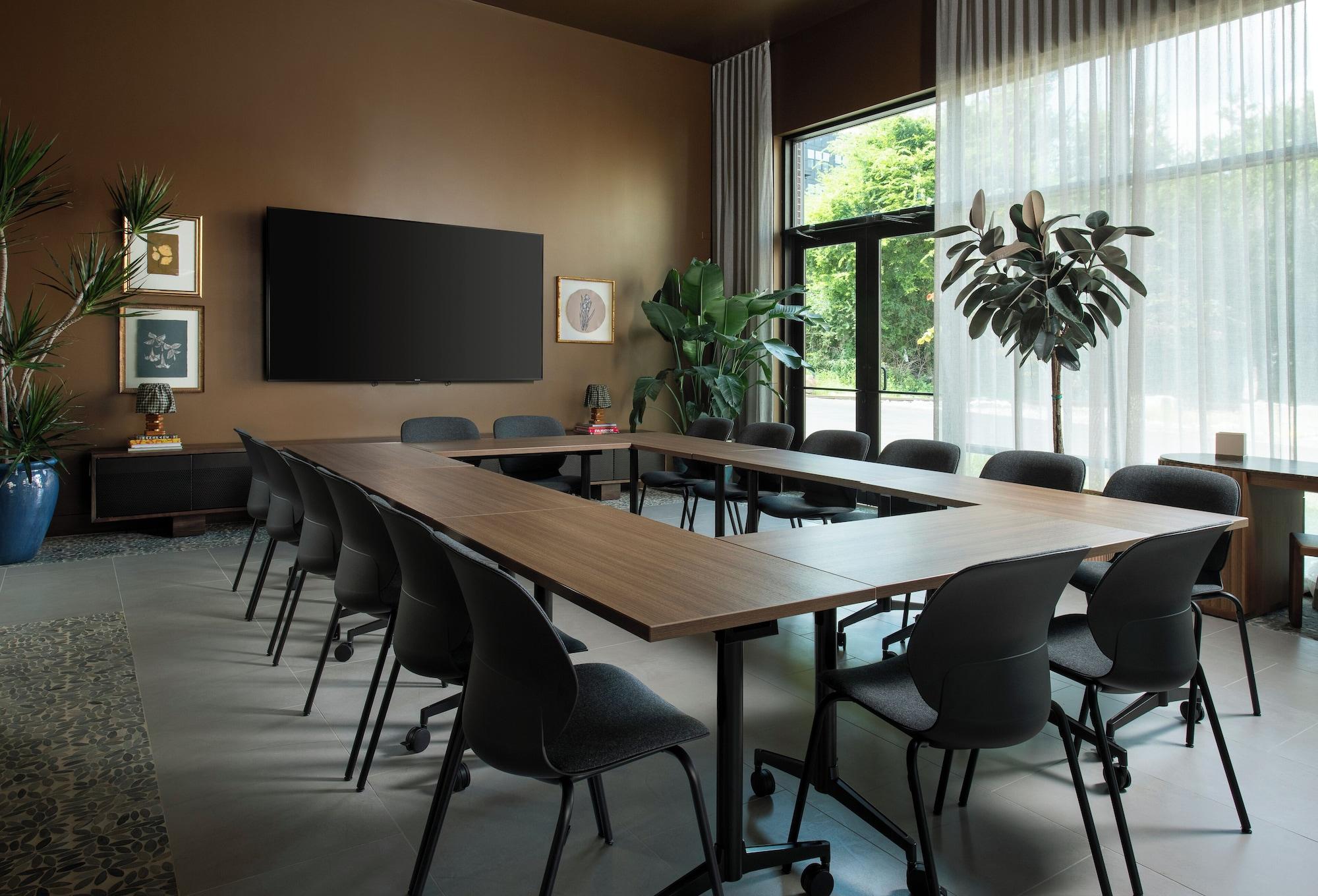 Sala de Reuniones Mint House Nashville Marathon Village by Kasa