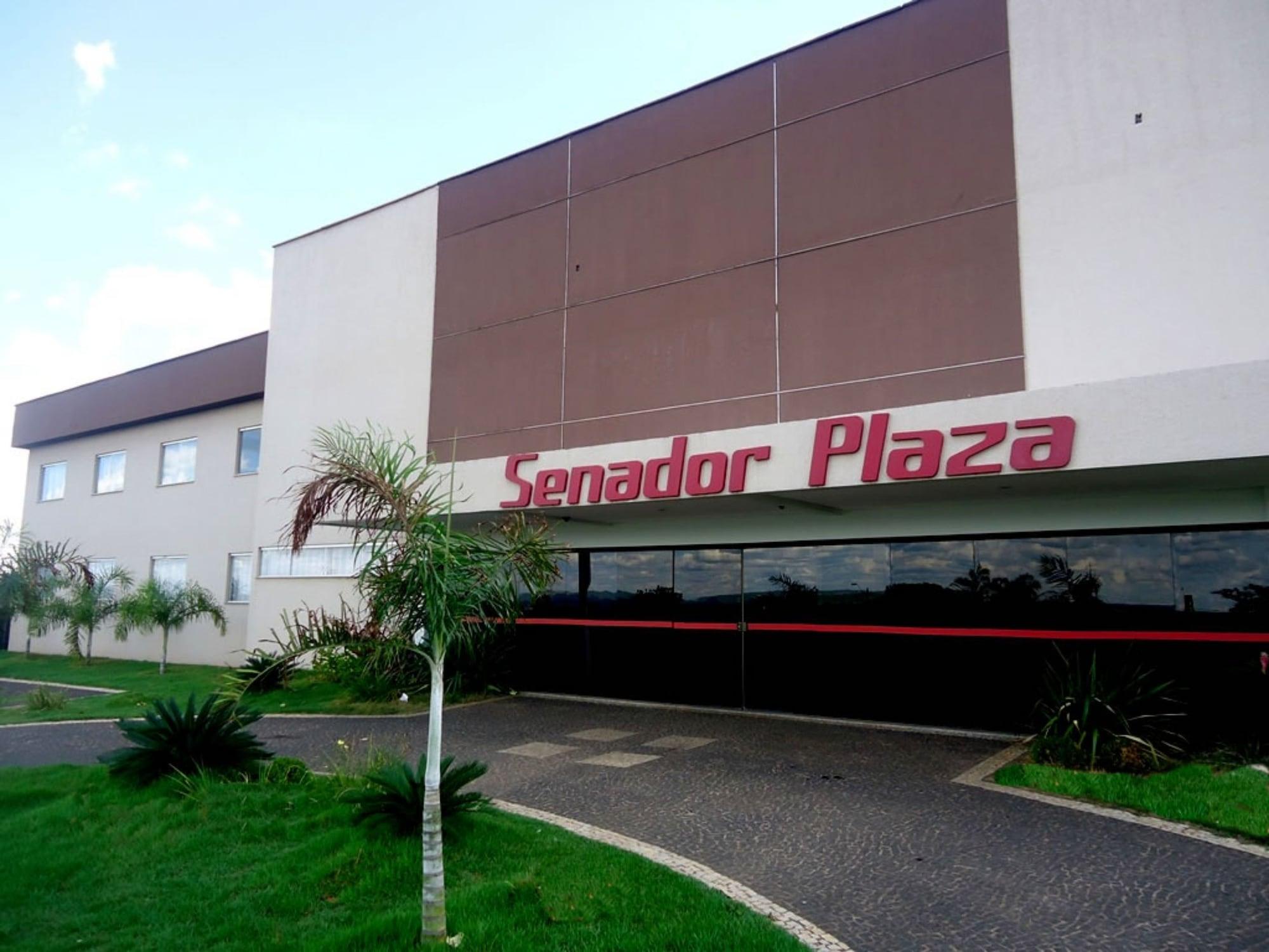Vista Exterior Senador Plaza Hotel