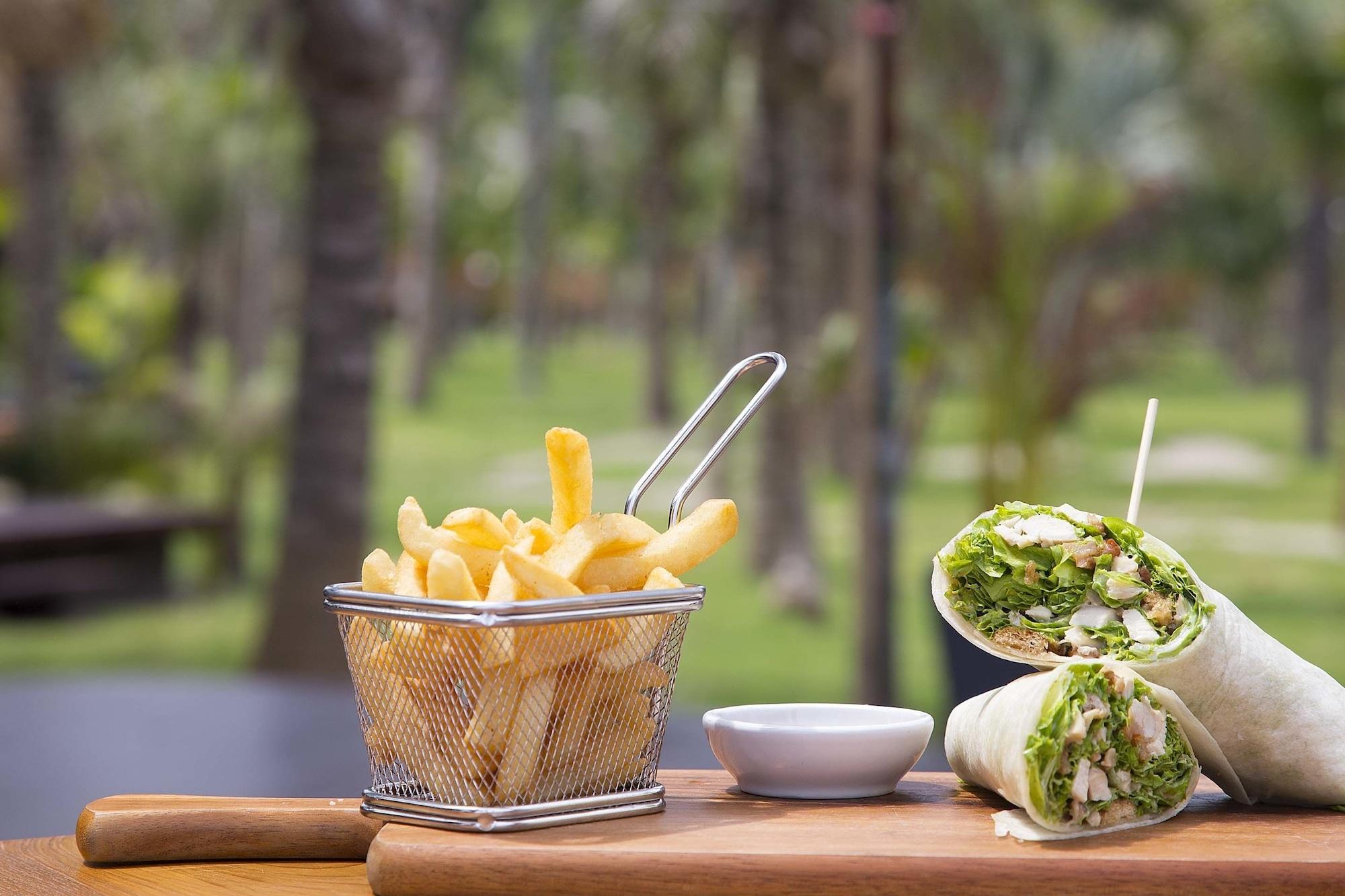 Restaurant Mali Resort Sunrise Beach