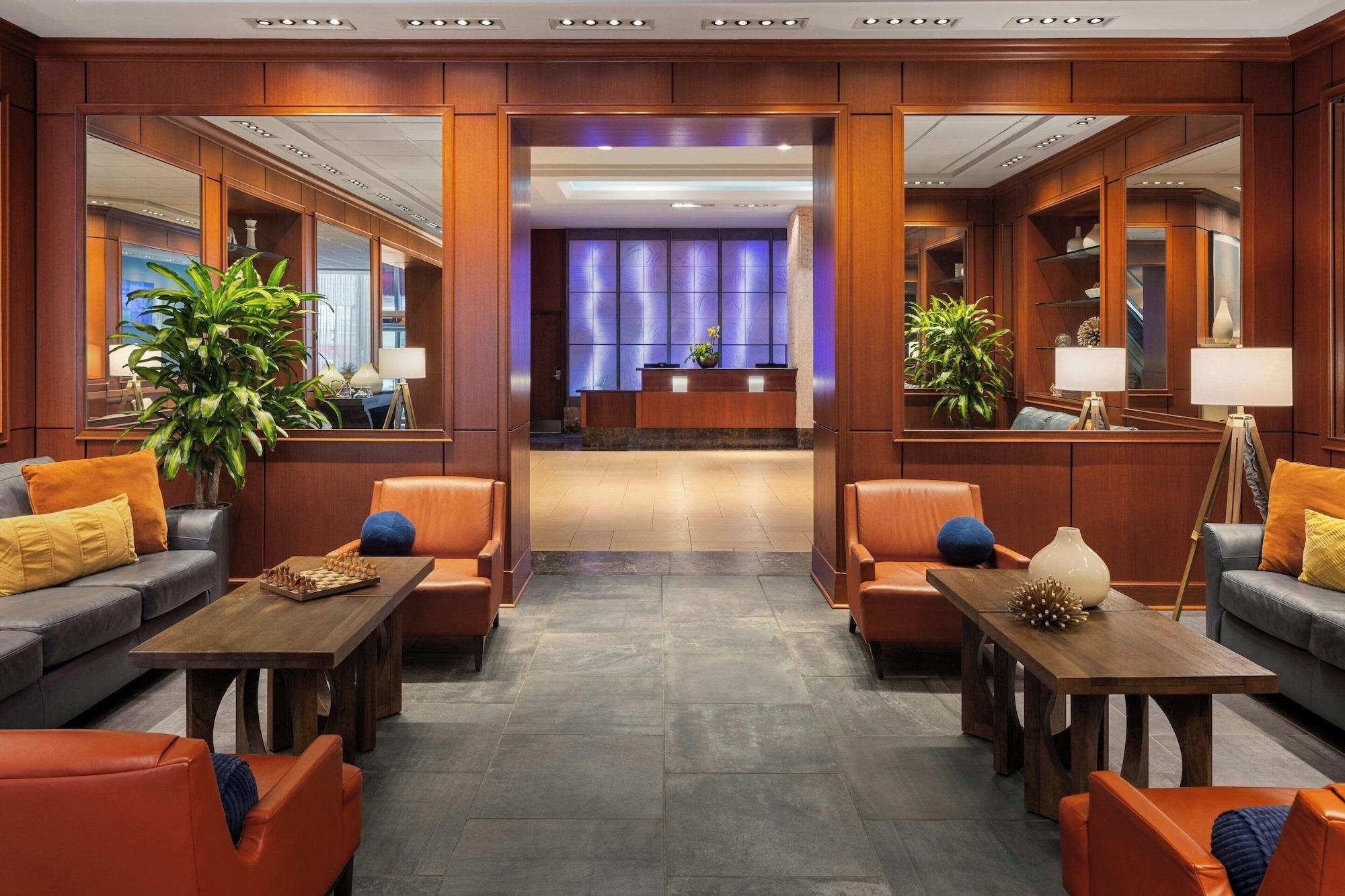 Vista Lobby Renaissance Columbus Downtown Hotel