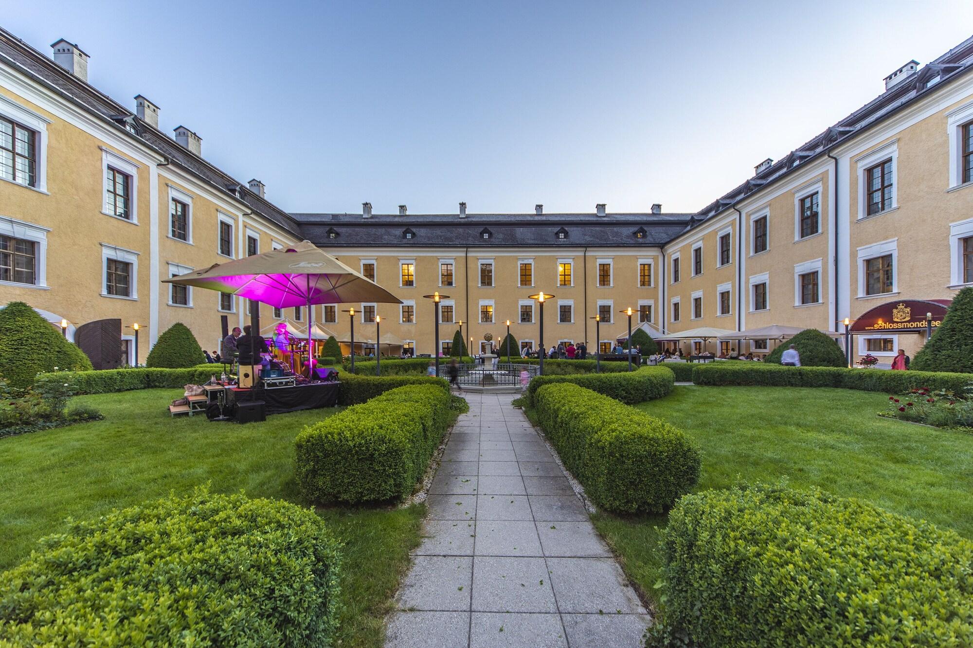 Vista Exterior Schlosshotel Mondsee