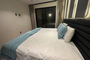Alquiler Vacacional - Eclectic Contemporary Apartment