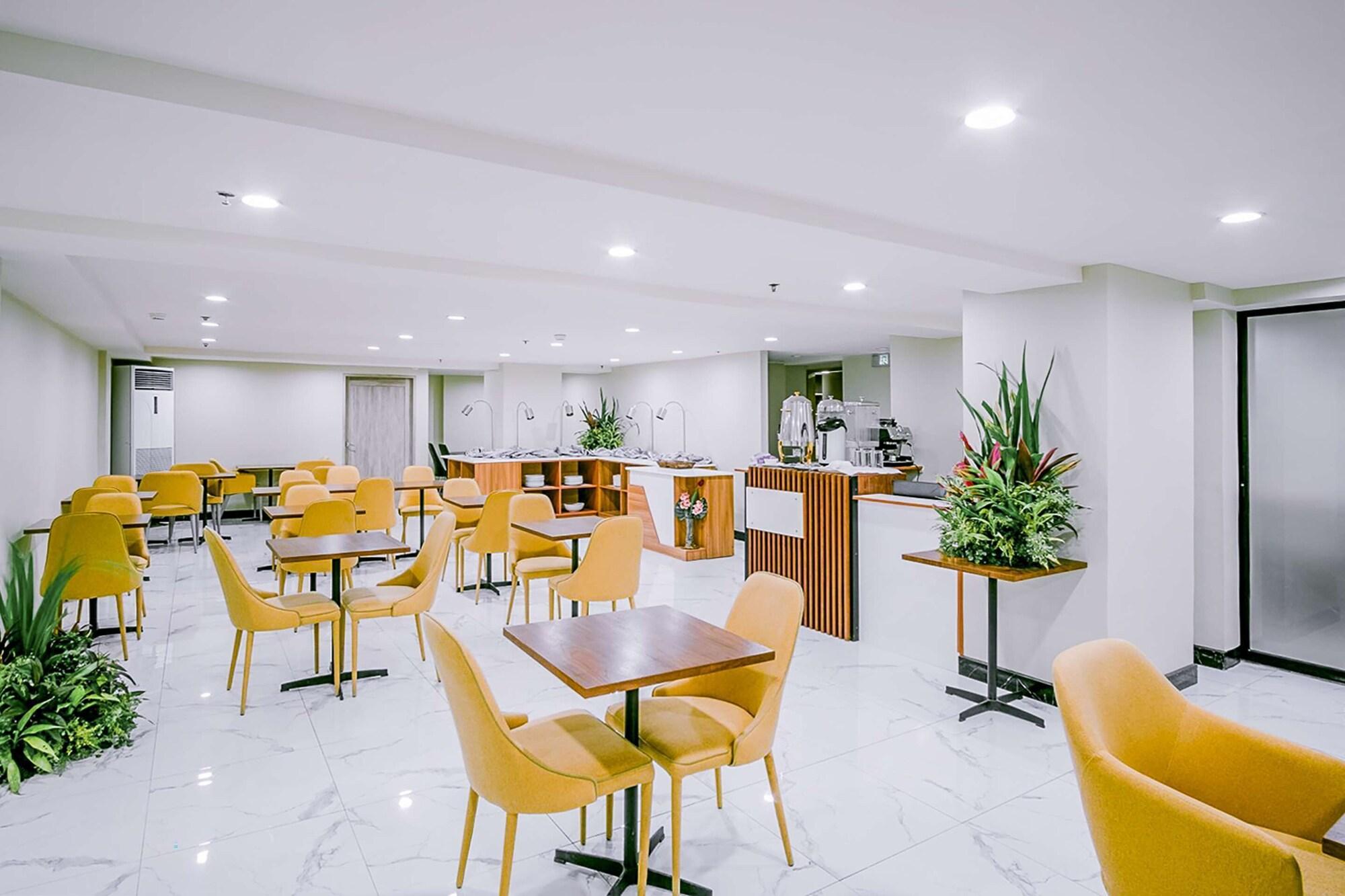 Restaurant Surestay Plus By Best Western Cebu City