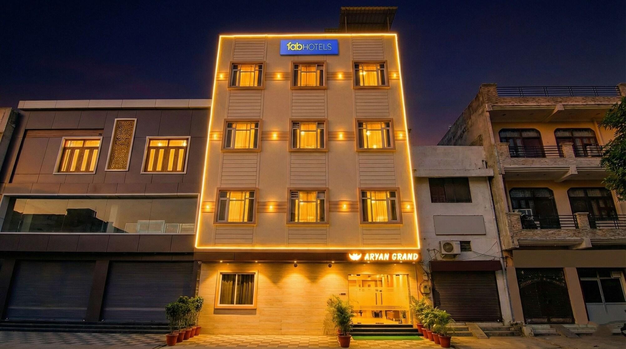 Varios Fabhotel Aryan Grand