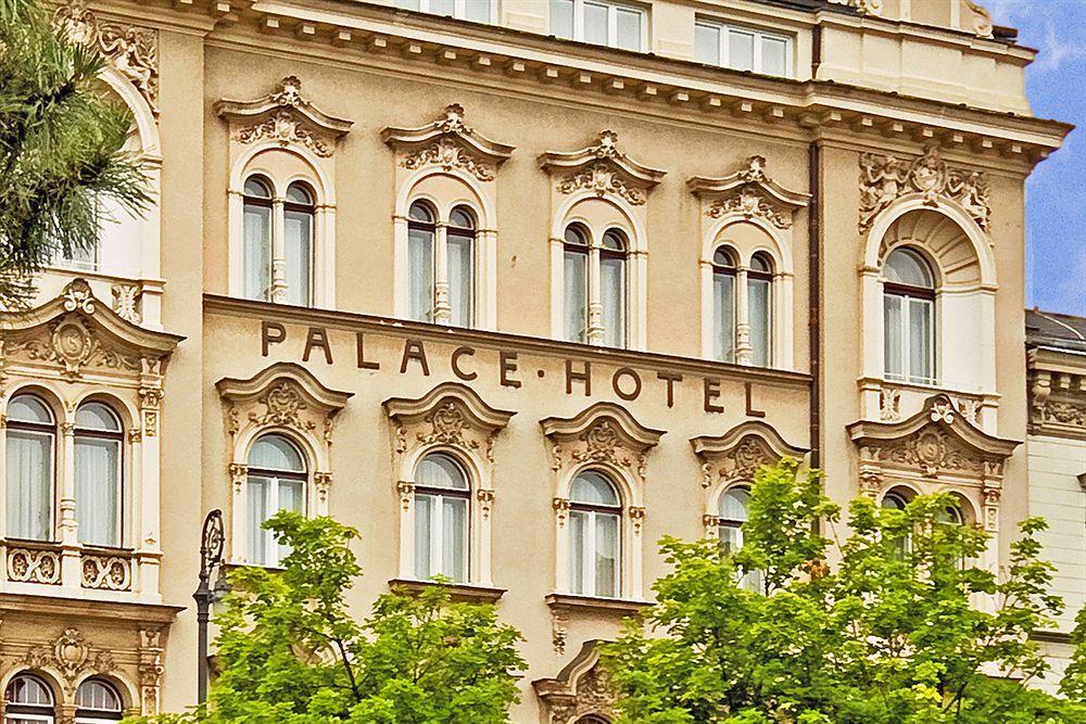 Palace Hotel by null