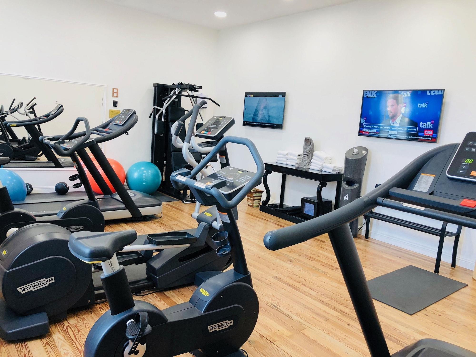 Gimnasio Grand Hotel Des Sablettes Plage, Curio Collection By Hilton