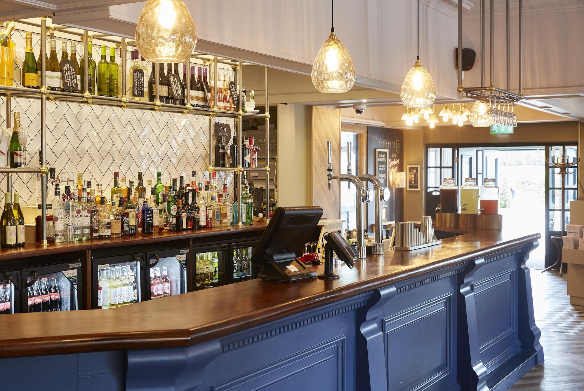 Bar/Salón The Hartwood Hall Hotel by Greene King Inns