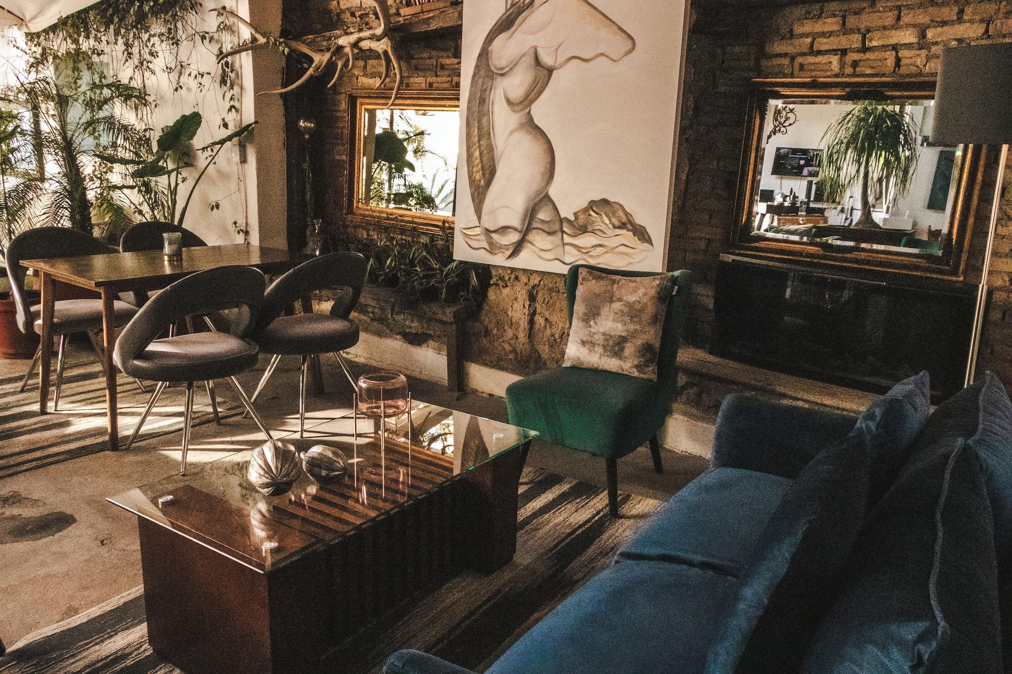 Restaurant Mina Suites