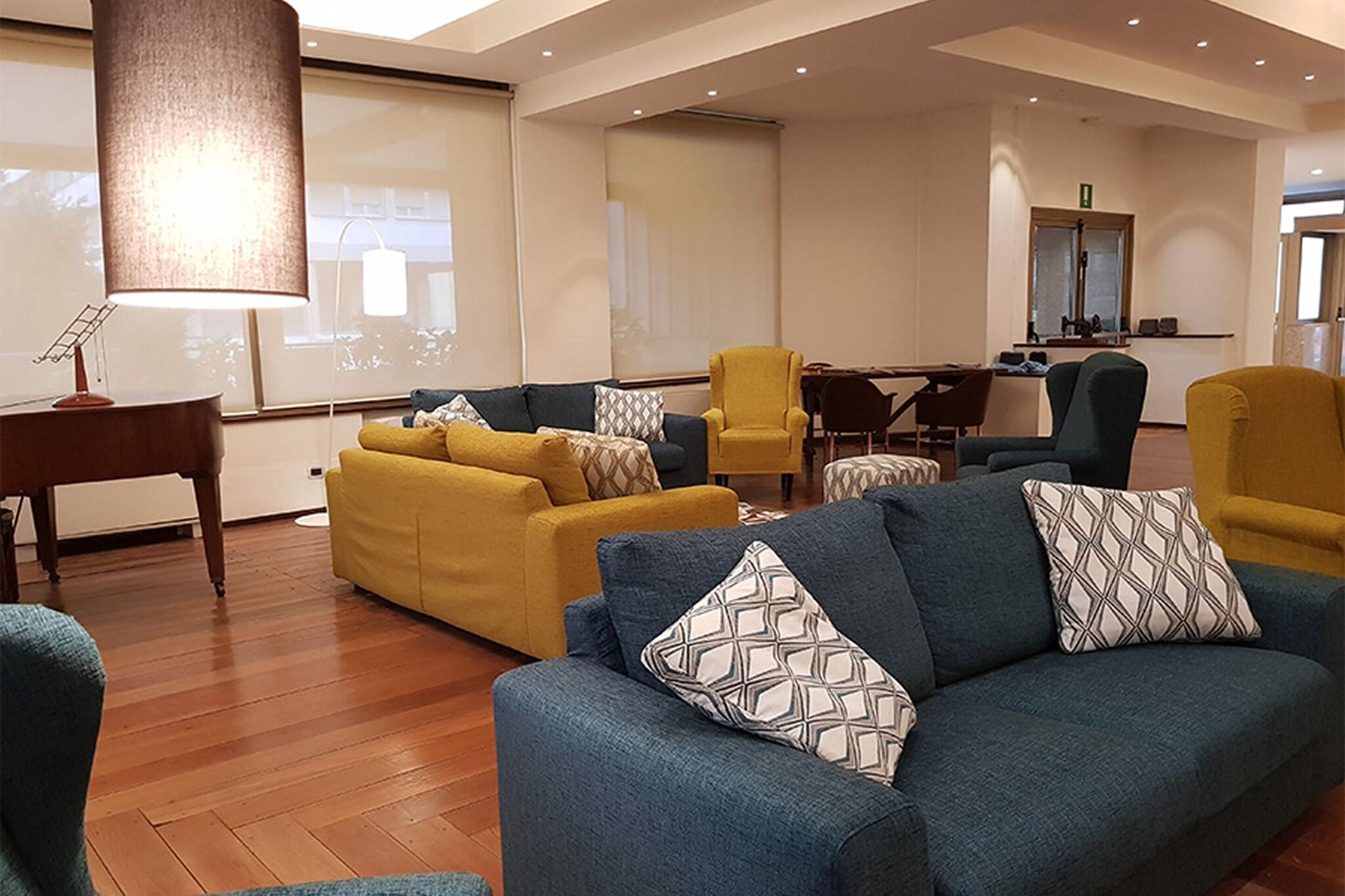 Vista Lobby President Prato