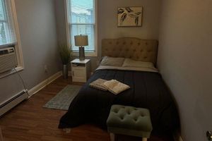 Alquiler Vacacional - Spacious 3-bedroom apartment with WiFi, AC, in charming ideally located Bayonne.