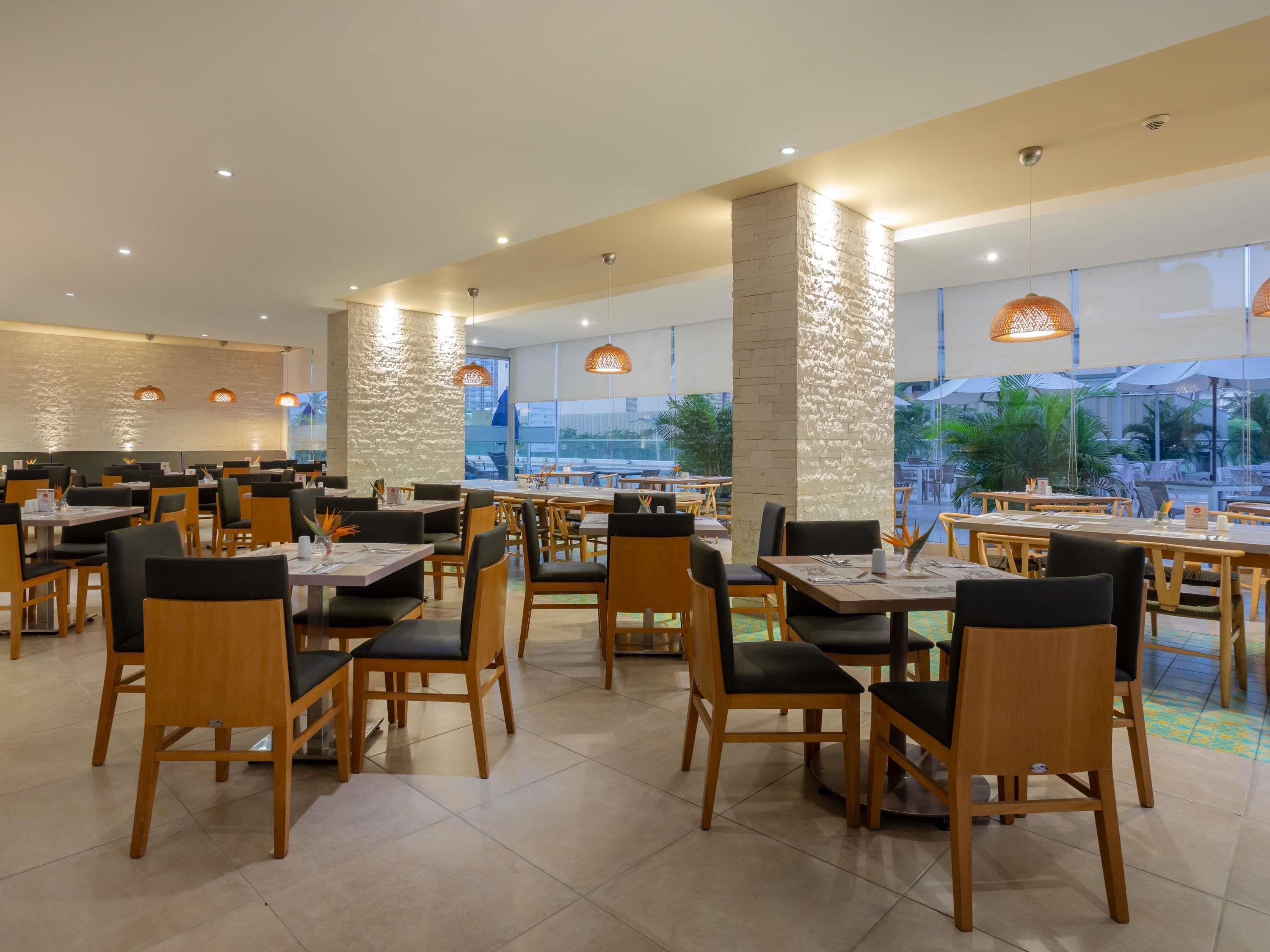 Restaurante Courtyard By Marriott Santa Marta Resort
