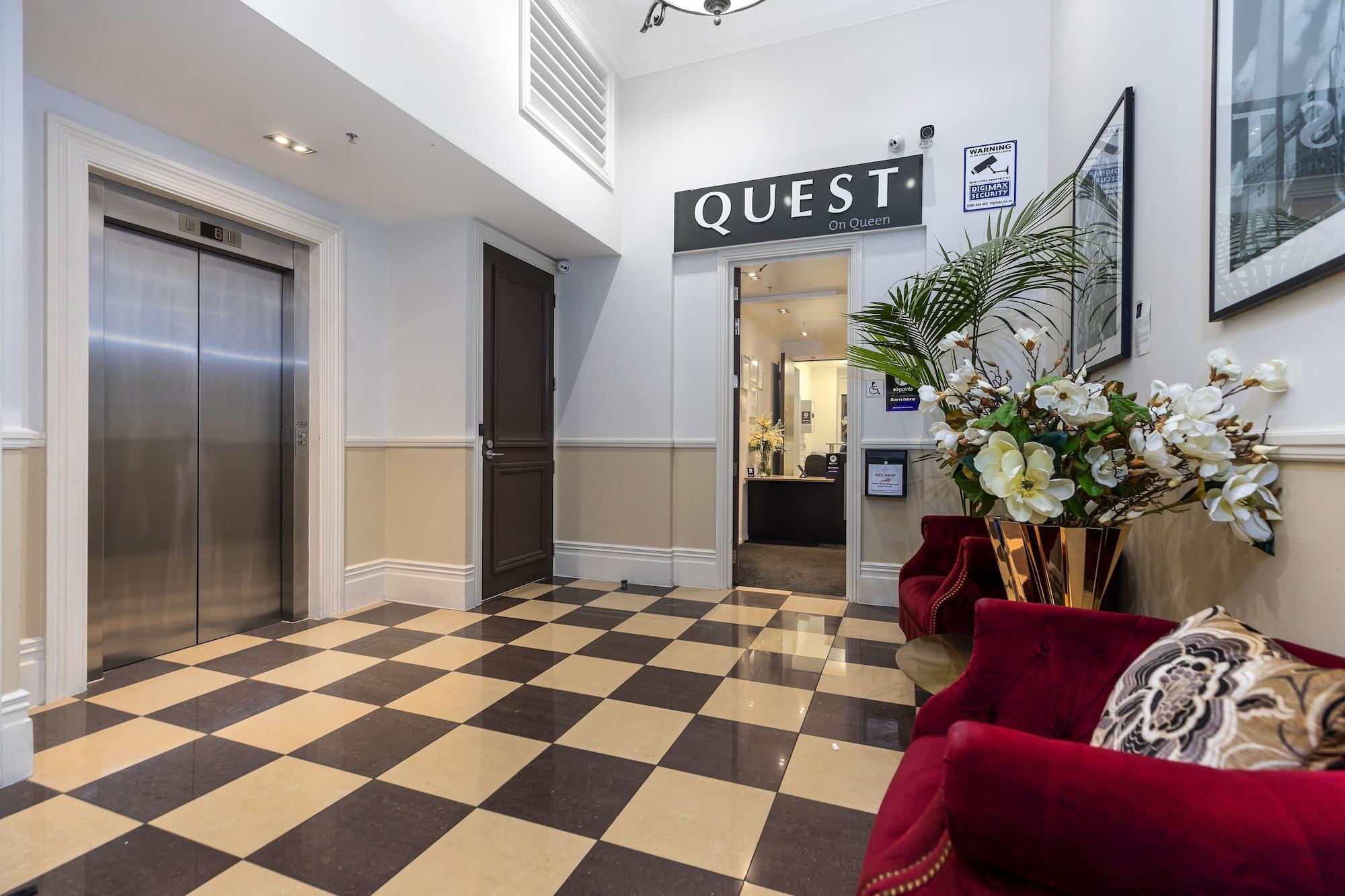 Vista Lobby Quest on Queen