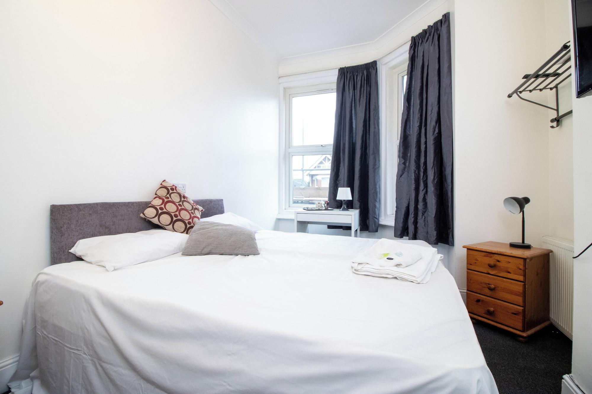 Varios Pebbles Guest house