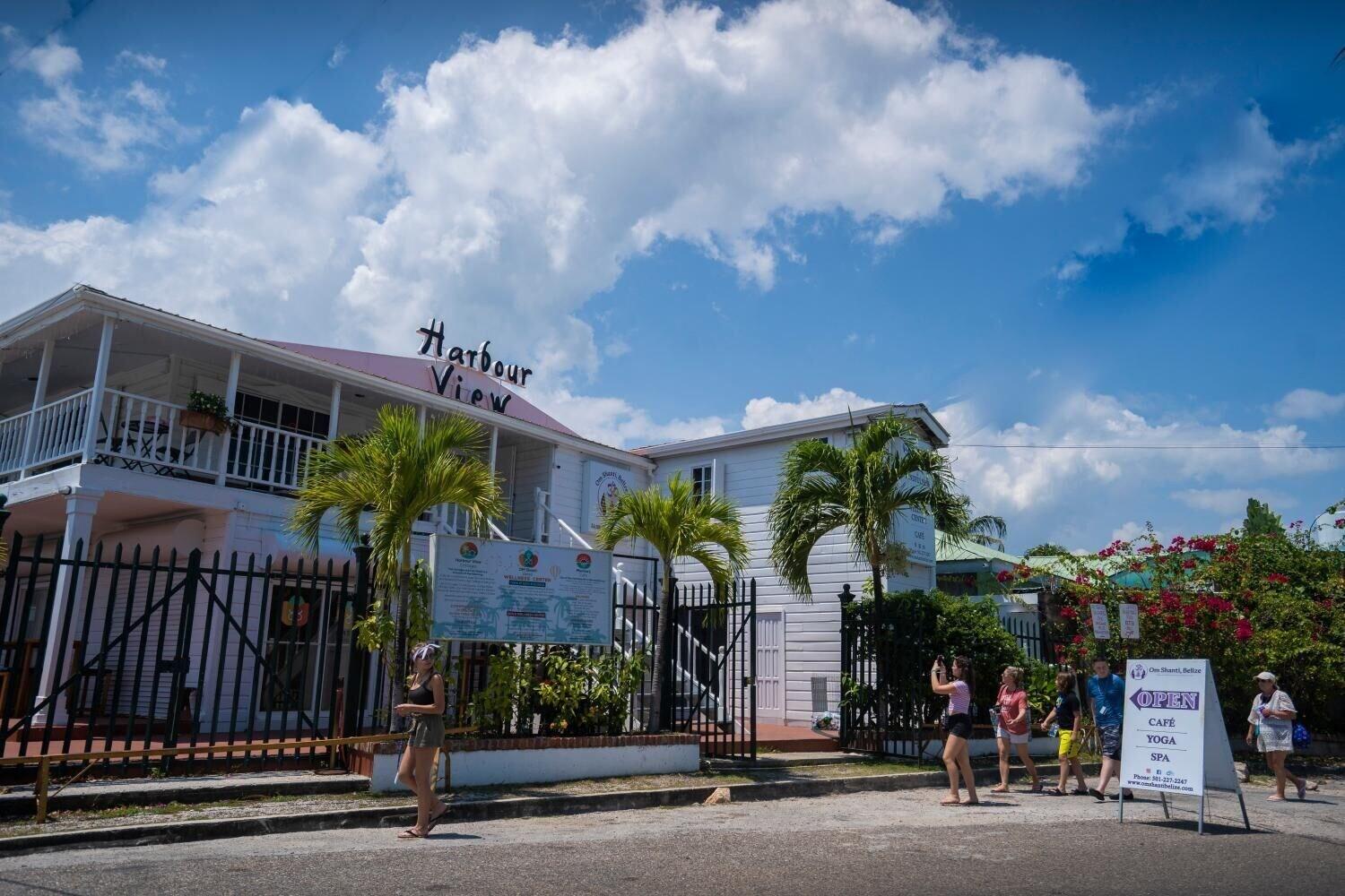 Vista Exterior Raglan Harbour View Hotel